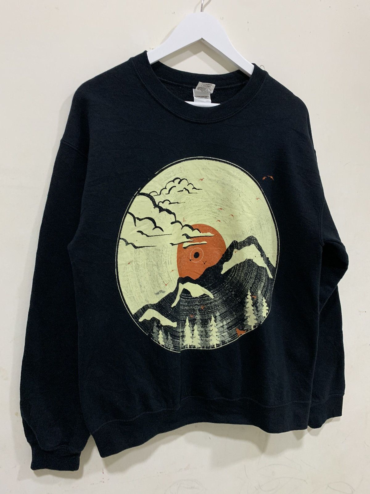Gildan Y2K Mountain Printed Sweatshirt Size US M / EU 48-50 / 2 - 6 Thumbnail