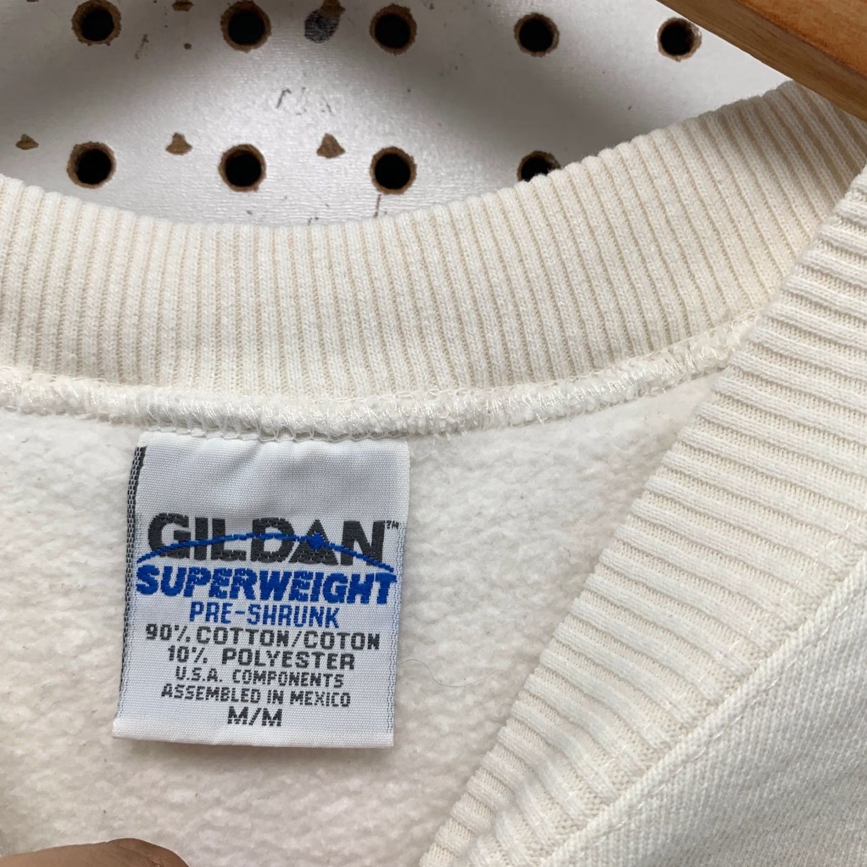 Gildan VINTAGE First Noel Sweatshirt Mens M White Embroidered Fleece Crewneck USA Size US M / EU 48-50 / 2 - 3 Thumbnail