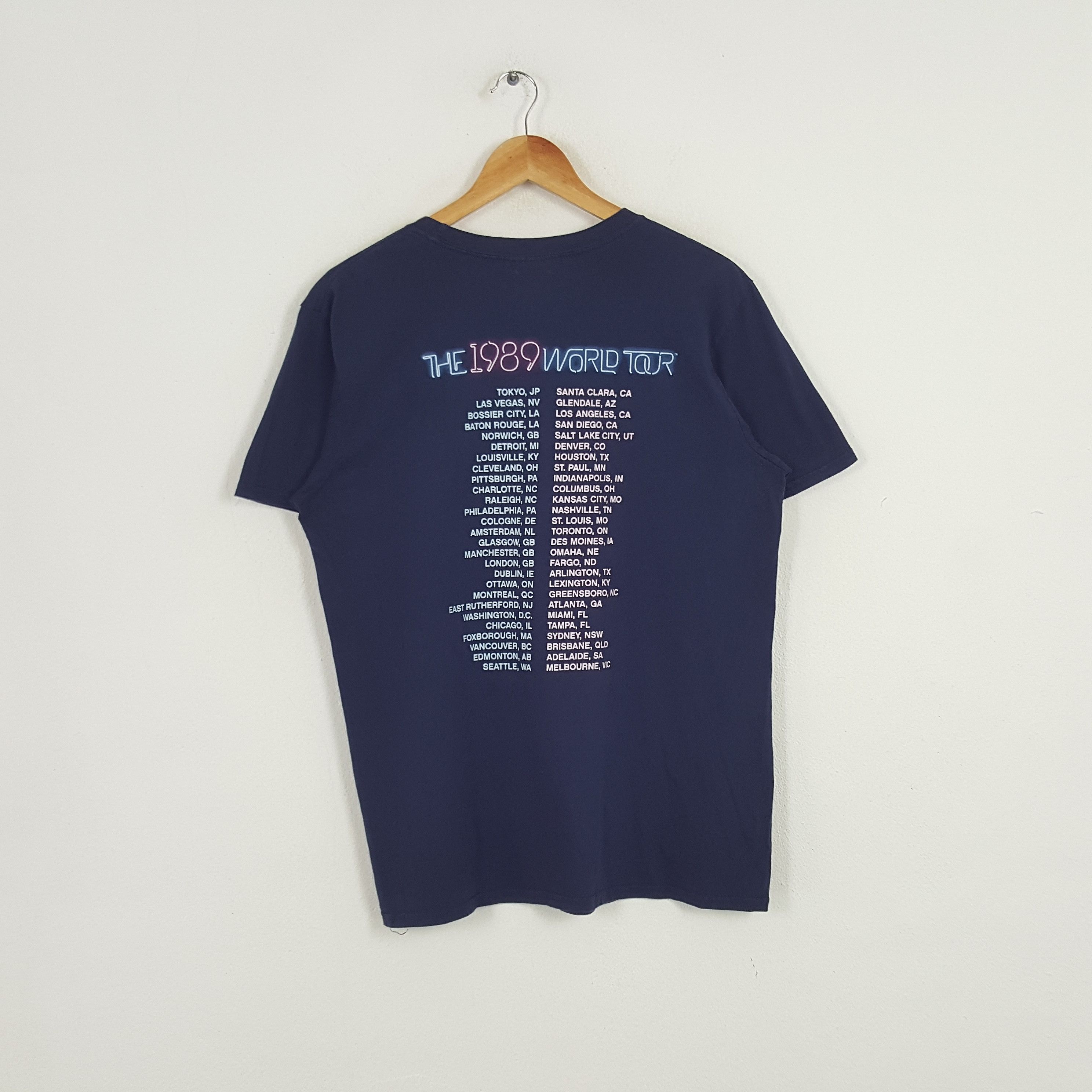 Band Tees × Vintage Vintage Taylor Swift American Singer Songwriter Tshirt Size US L / EU 52-54 / 3 - 3 Thumbnail