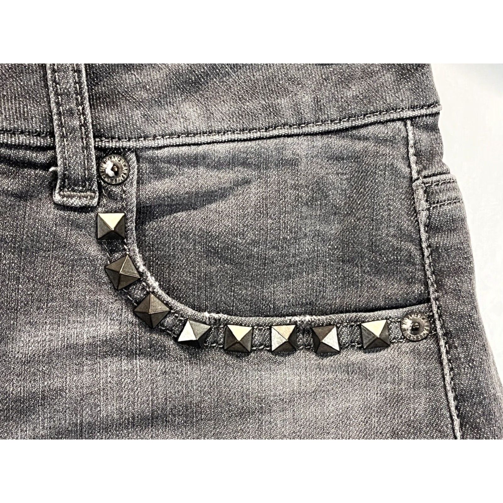 American Eagle Outfitters VINTAGE American Eagle Outfitters Hi Rise Festival Shorts 4 Women Gray Studded Cut-Offs 3" Inseam Womens Size 4 Size 27" / US 4 / IT 40 - 3 Thumbnail