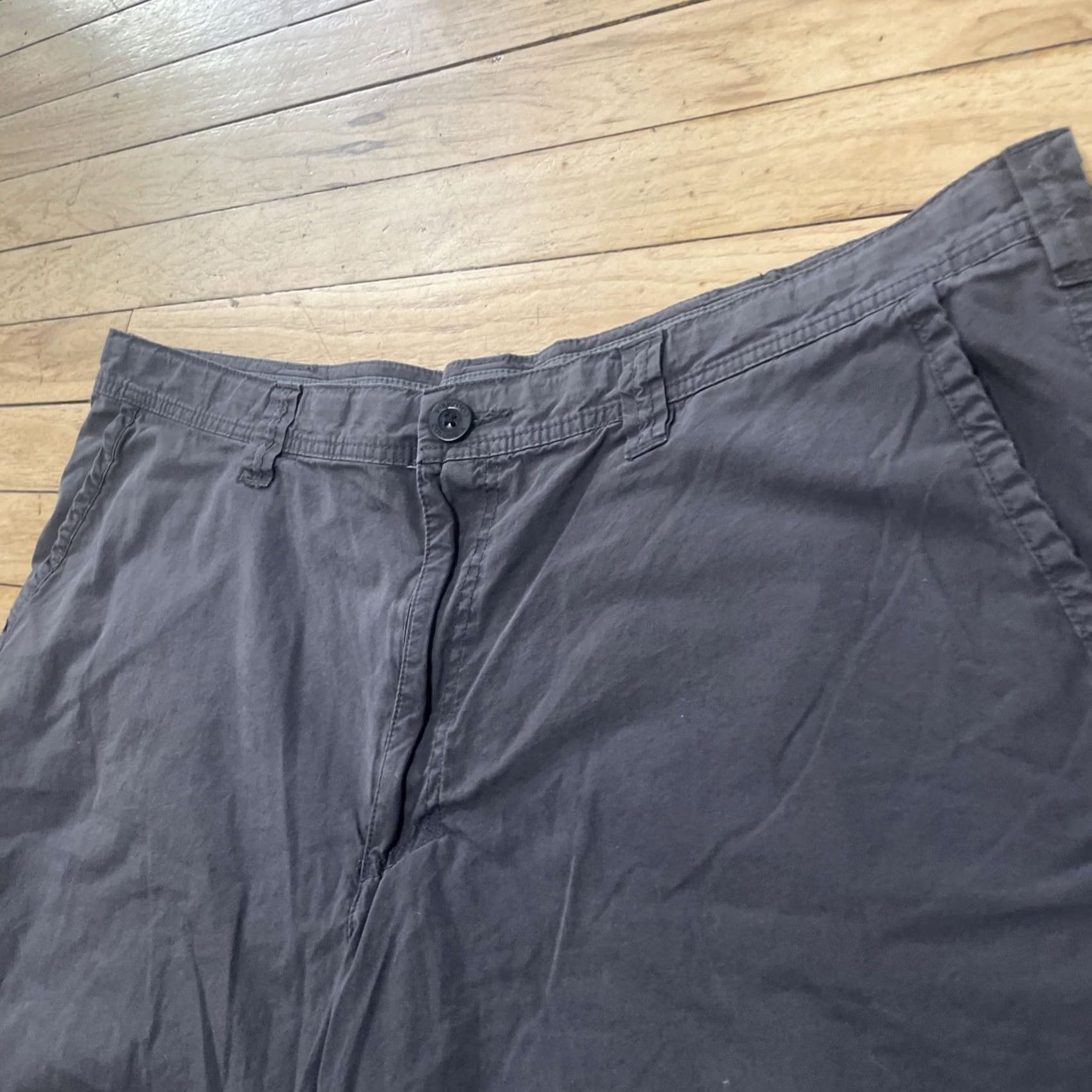 Vintage Columbia Shorts Men 40W 10L Grey Outdoor Active Cotton Chino Flat Front 40x10 QA Size US 40 / EU 56 - 3 Thumbnail