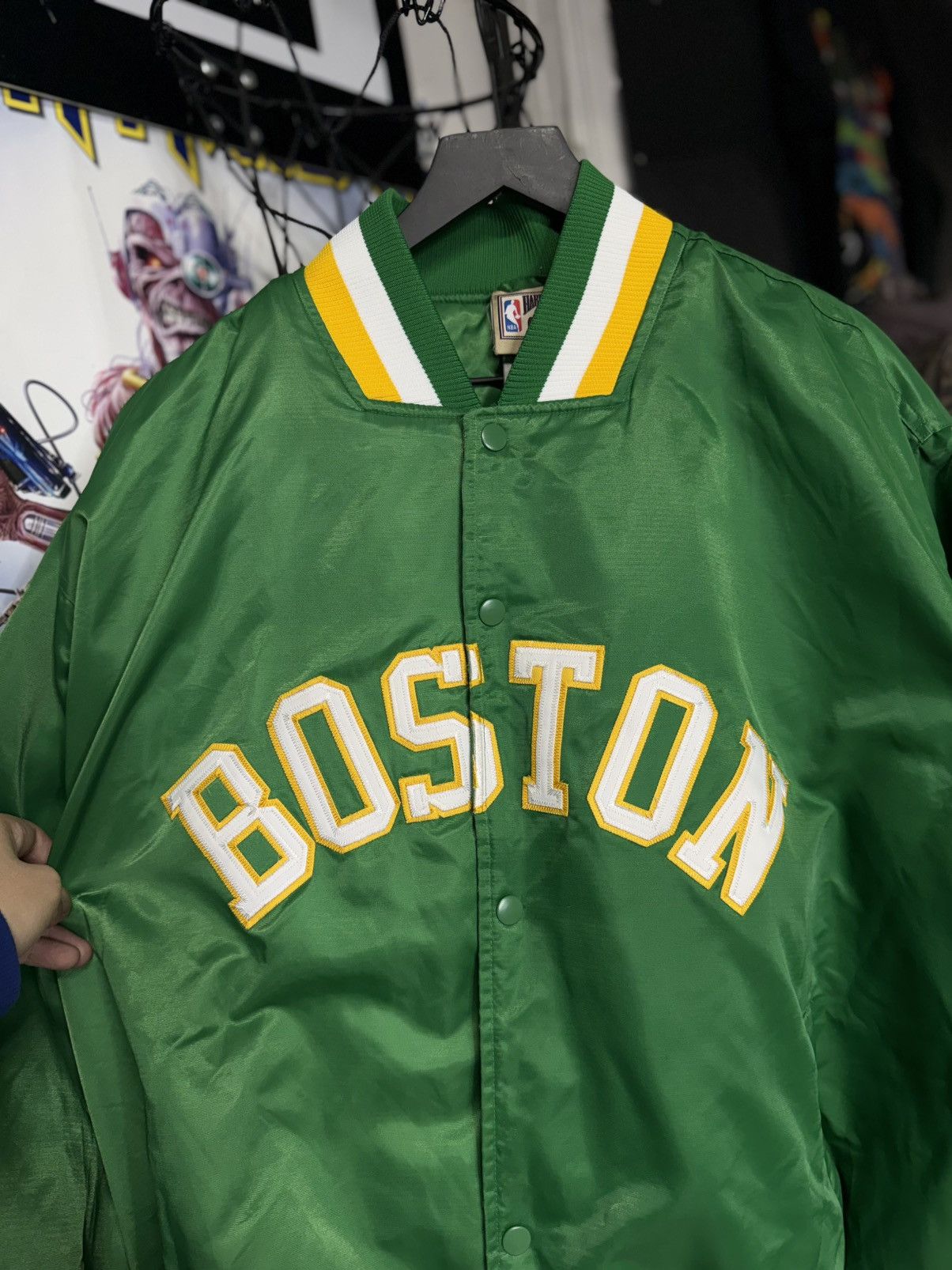 Vintage Vintage Boston Celtics Satin Jacket Nba Varsity Size 2XL Size US XXL / EU 58 / 5 - 4 Thumbnail