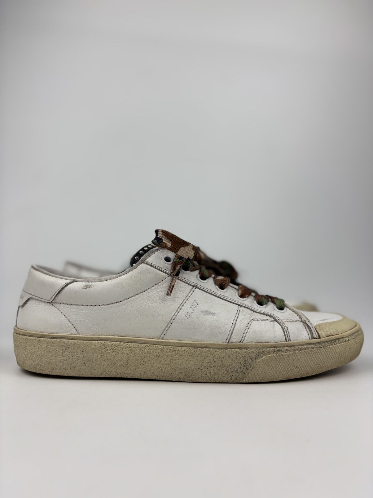 Saint Laurent Paris Saint Laurent Surf Studded Sneakers Size US 9 / IT 39 - 2 Thumbnail