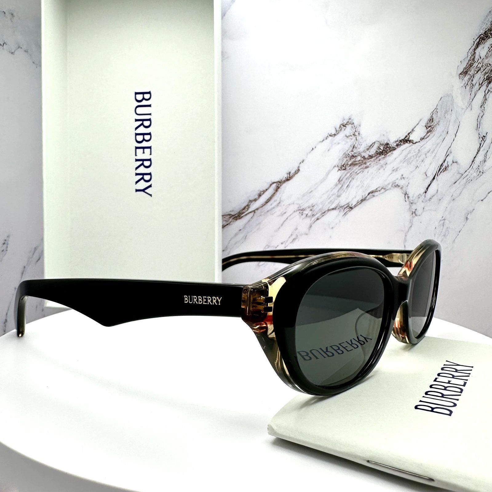 Burberry New Burberry Sunglasses Black Vintage Check Oval Gold Logo Size ONE SIZE - 19 Thumbnail