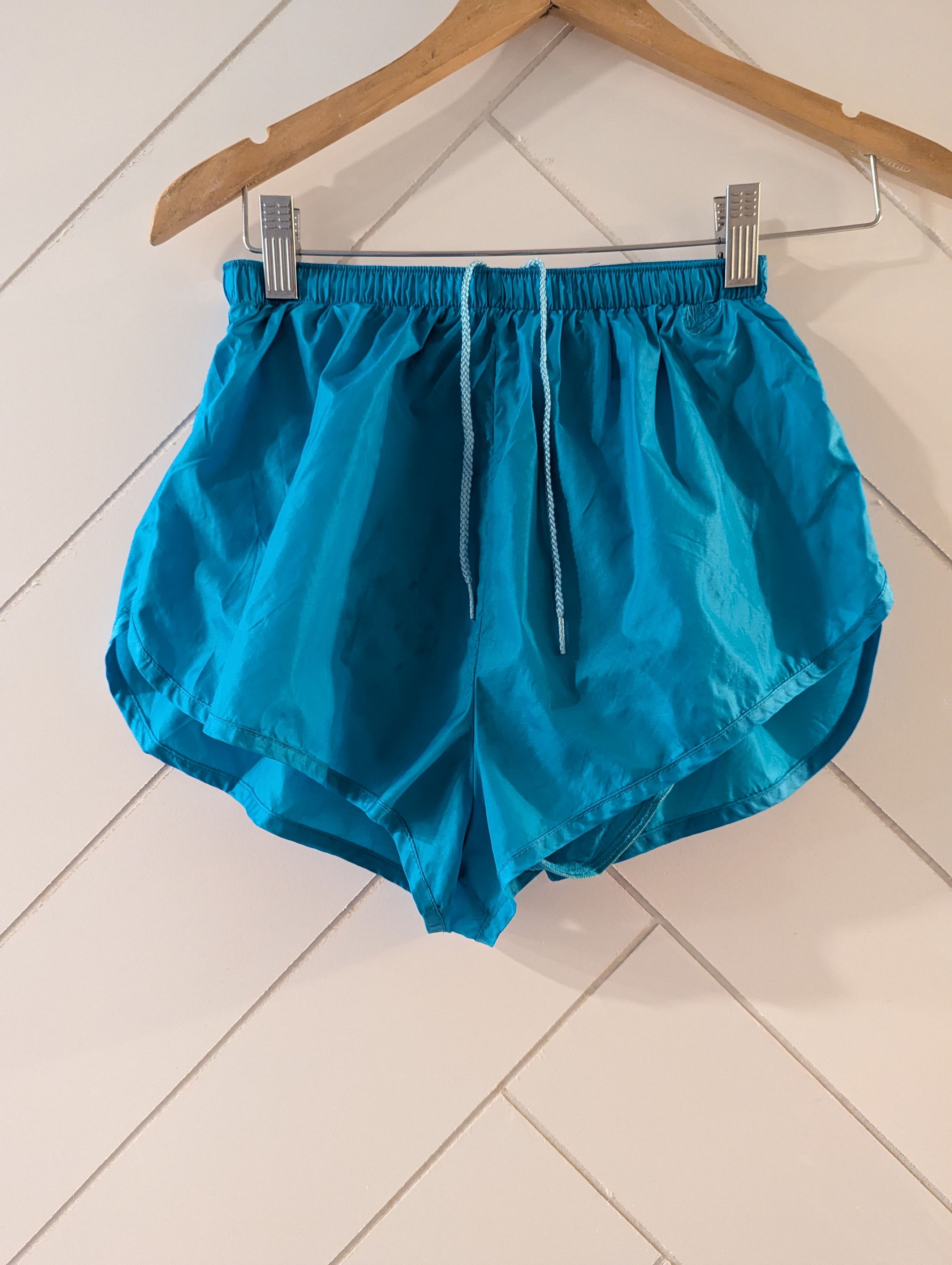 Nike Vintage 80s Nike Nylon Sprinter Shorts Blue Size M Rare Size 27" / US 4 / IT 40 - 1 Thumbnail