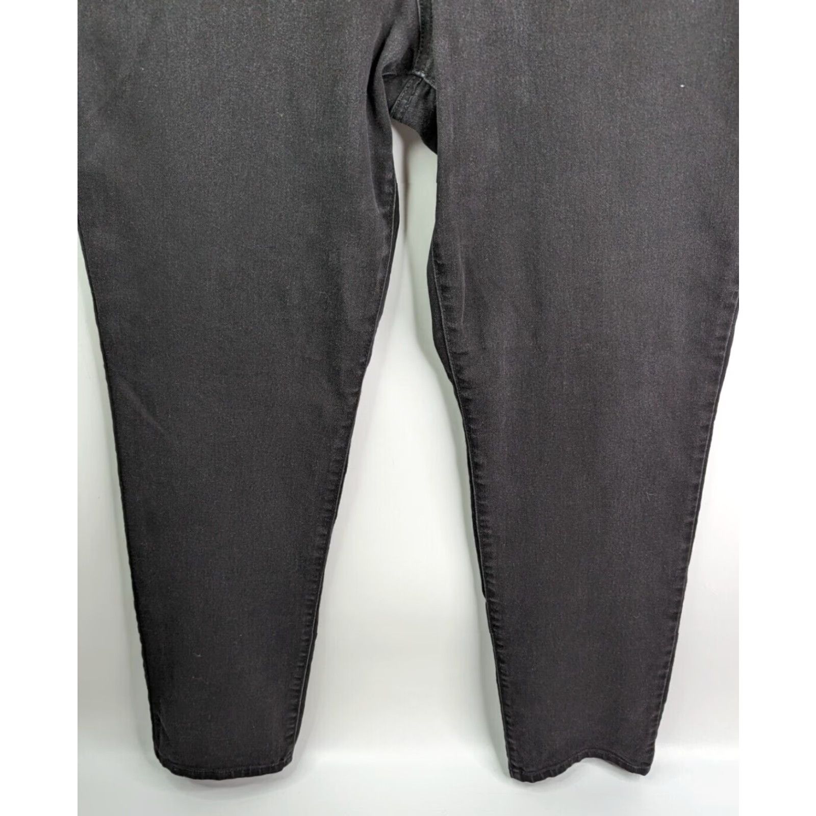 Vintage Bandolino Jeans Women's 16 Black Rinse High Rise 5-Pocket Denim Tapered Modern Fit Womens Size 38" / US 16 / IT 52 - 3 Thumbnail