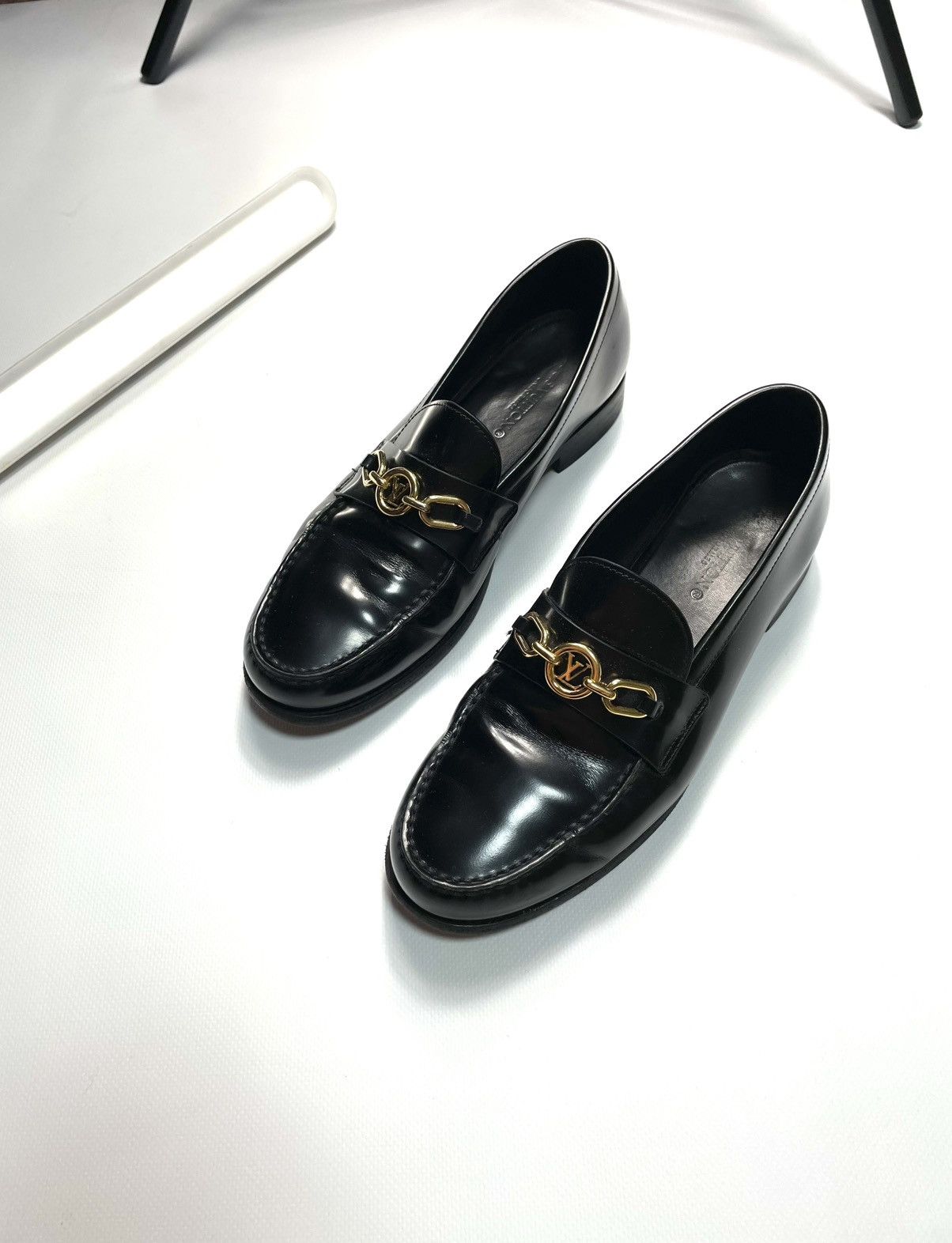 Louis Vuitton LV Chess Flat Loafer QL Glazed Calf Chain 39.5 Size US 9.5 / IT 39.5 - 2 Thumbnail