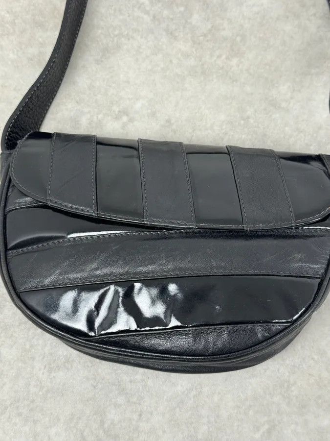 Vintage 1990s Versace Black Lines Leather Handle Bag Size ONE SIZE - 3 Thumbnail