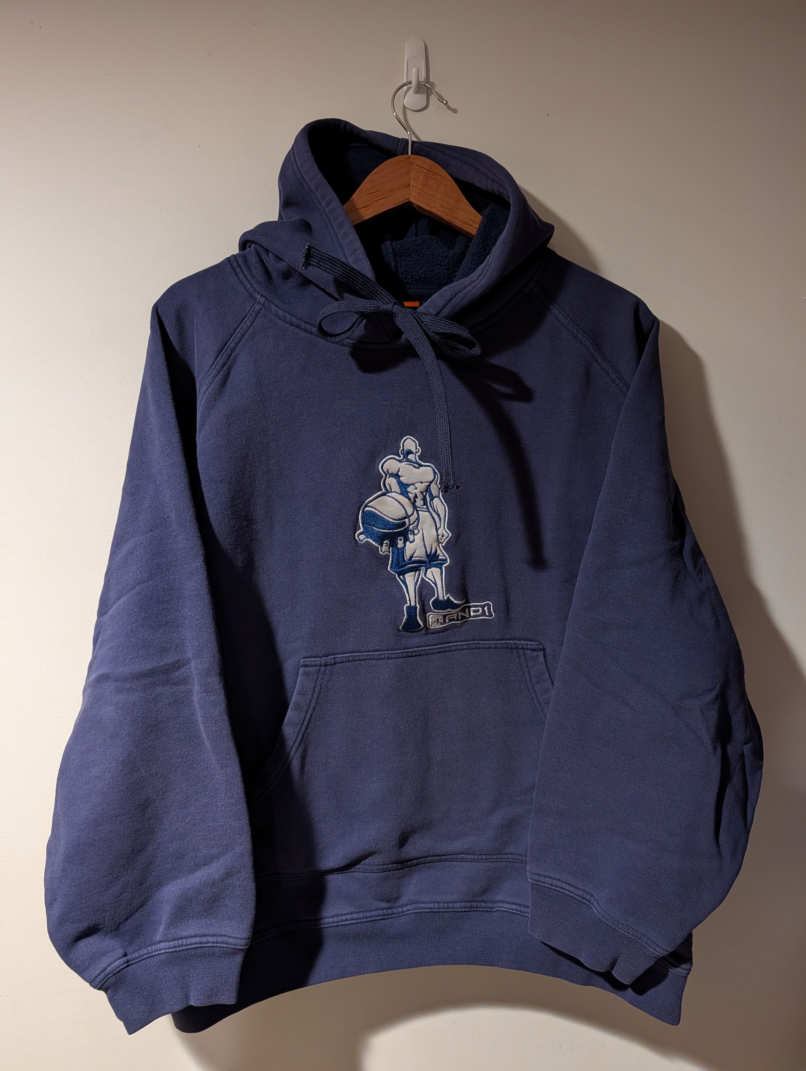 Vintage Vintage AND1 Basketball Hoodie XL Embroidered Logo 90s Y2K Size US XL / EU 56 / 4 - 1 Thumbnail