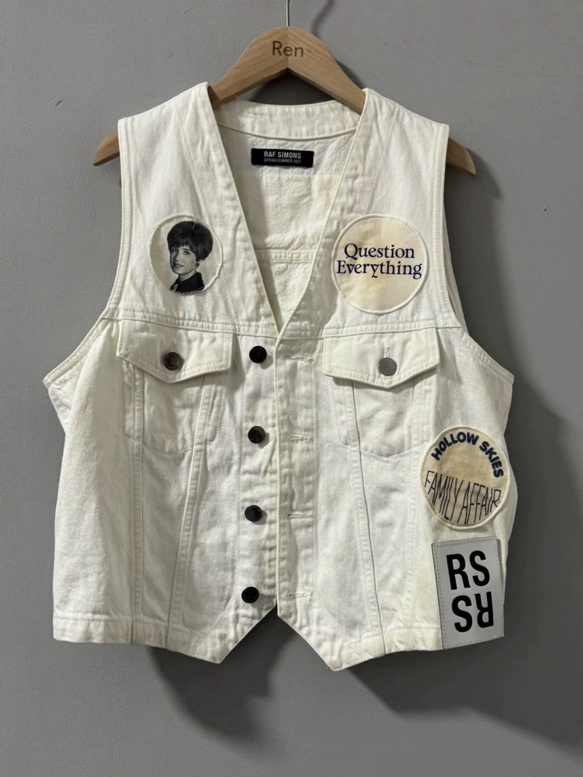 Raf Simons White Button-Front Vest with Patch Details Size US S / EU 44-46 / 1 - 1 Thumbnail