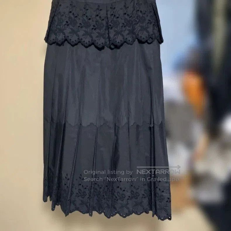 Comme des Garcons COMME des GARCONS Black Embroidered Pleated Skirt. Size US 36 / EU 52 - 2 Thumbnail