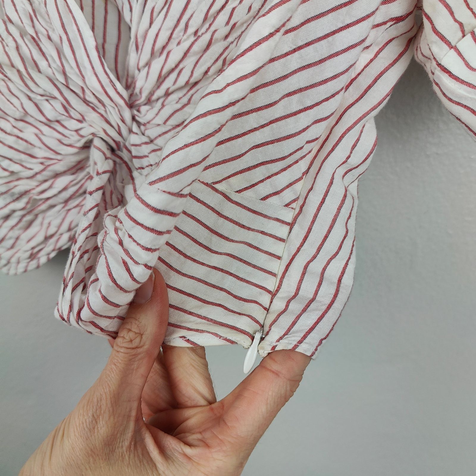 Allsaints AllSaints Alana Top 0 White Red Stripe Twist Front Crop Size XS / US 0-2 / IT 36-38 - 4 Thumbnail