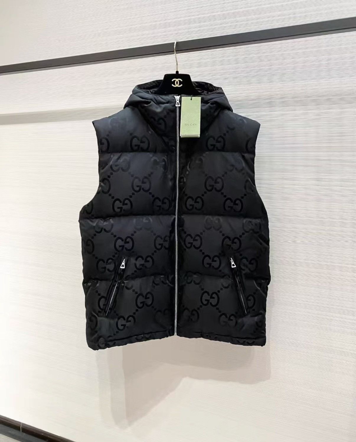 Gucci Gucci All-Over Logo Down Vest Hooded Gilet J33 Size US S / EU 44-46 / 1 - 1 Thumbnail