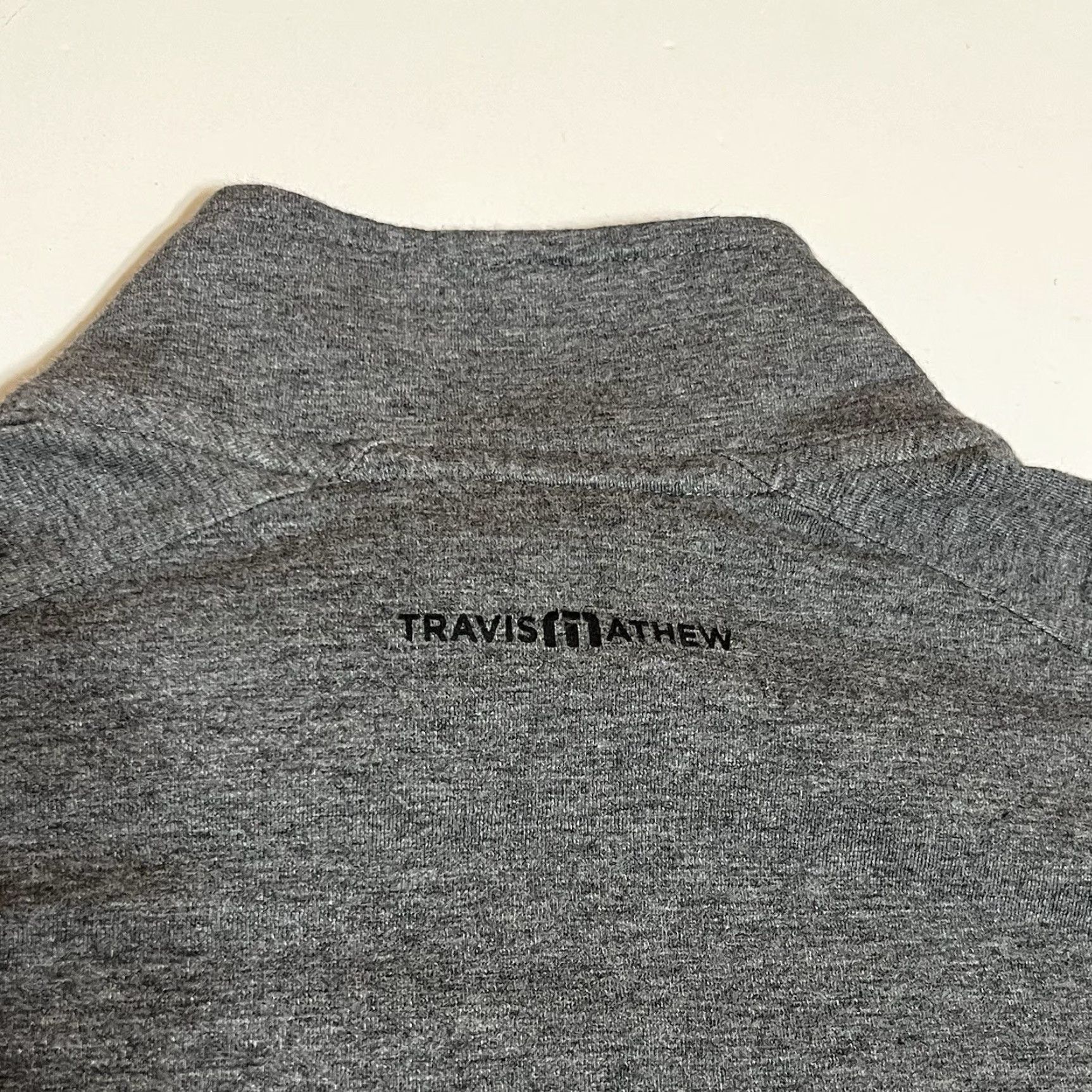 TravisMathew Travis Mathew Pullover Golf Sweater Mens Medium Gray 1/4 Zip Mock Cotton Blend Logo Zipper Tailored Knit Crew Neck Golf Size US M / EU 48-50 / 2 - 4 Thumbnail