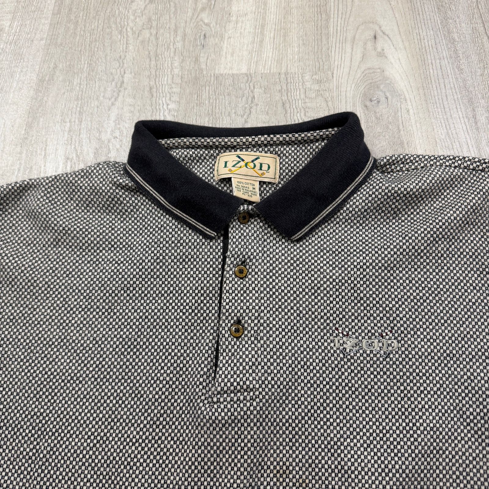 Vintage Vintage Izod Rugby Polo Shirt Mens Medium Black Geometric Size US M / EU 48-50 / 2 - 3 Thumbnail