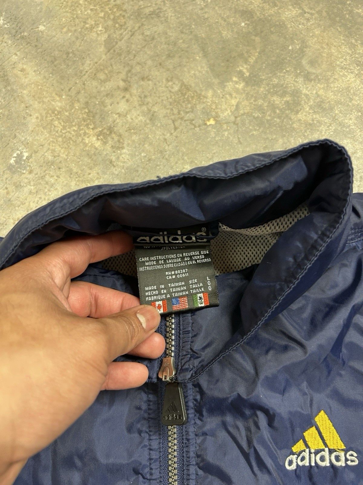 Adidas Vintage 90’s Adidas Retro Windbreaker Jacket Size Large Size US L / EU 52-54 / 3 - 3 Thumbnail