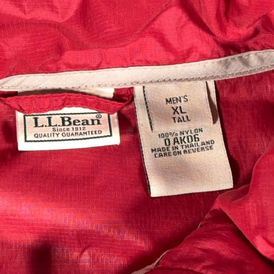 Vintage VINTAGE LL Bean Jacket Windbreaker Mens XLT Red Nylon Zip Hood Outdoor 90s Y2K Size US XL / EU 56 / 4 - 5 Thumbnail