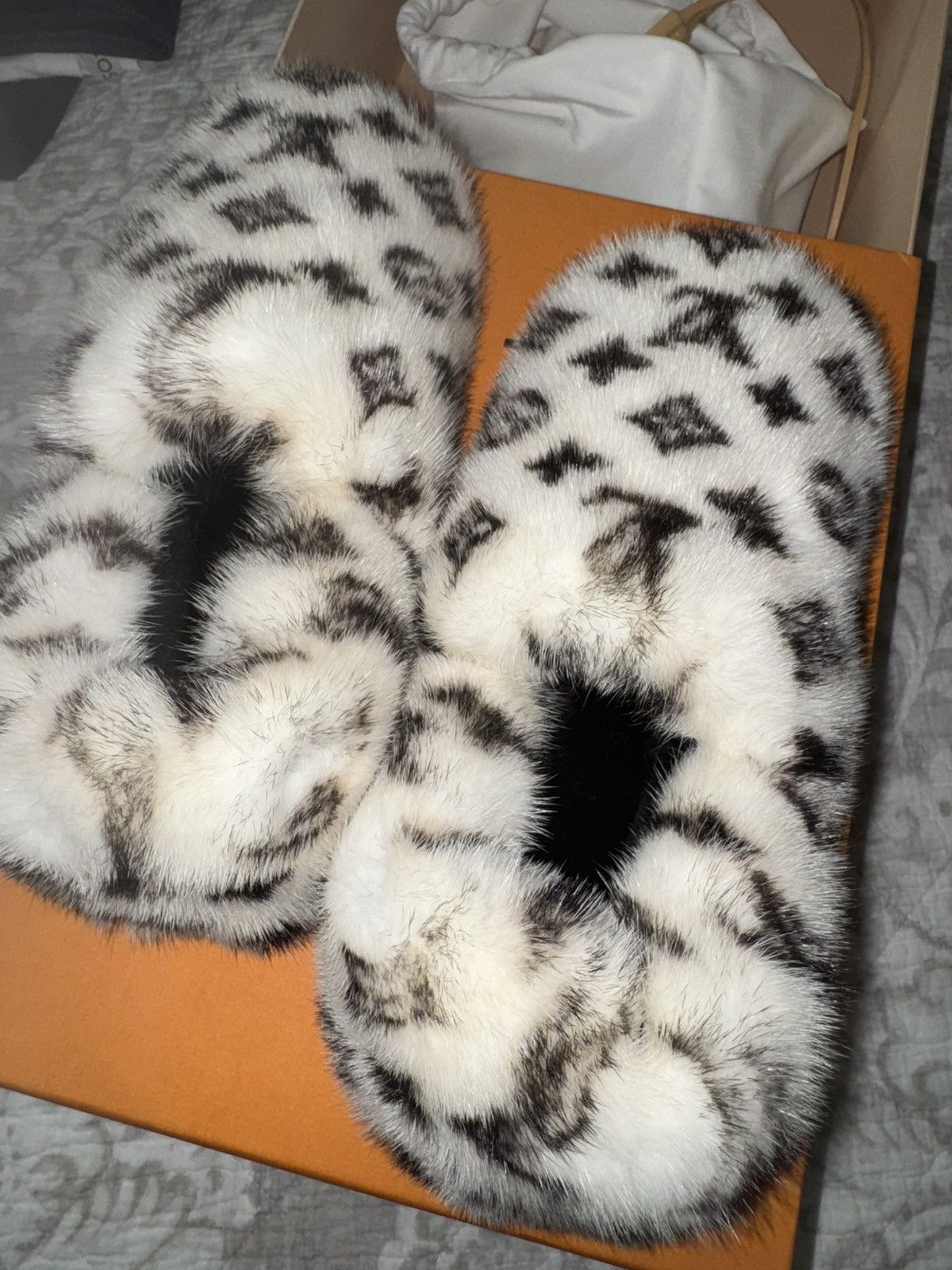 Louis Vuitton Louis Vuitton Mink Flats Size US 9 / IT 39 - 10 Thumbnail