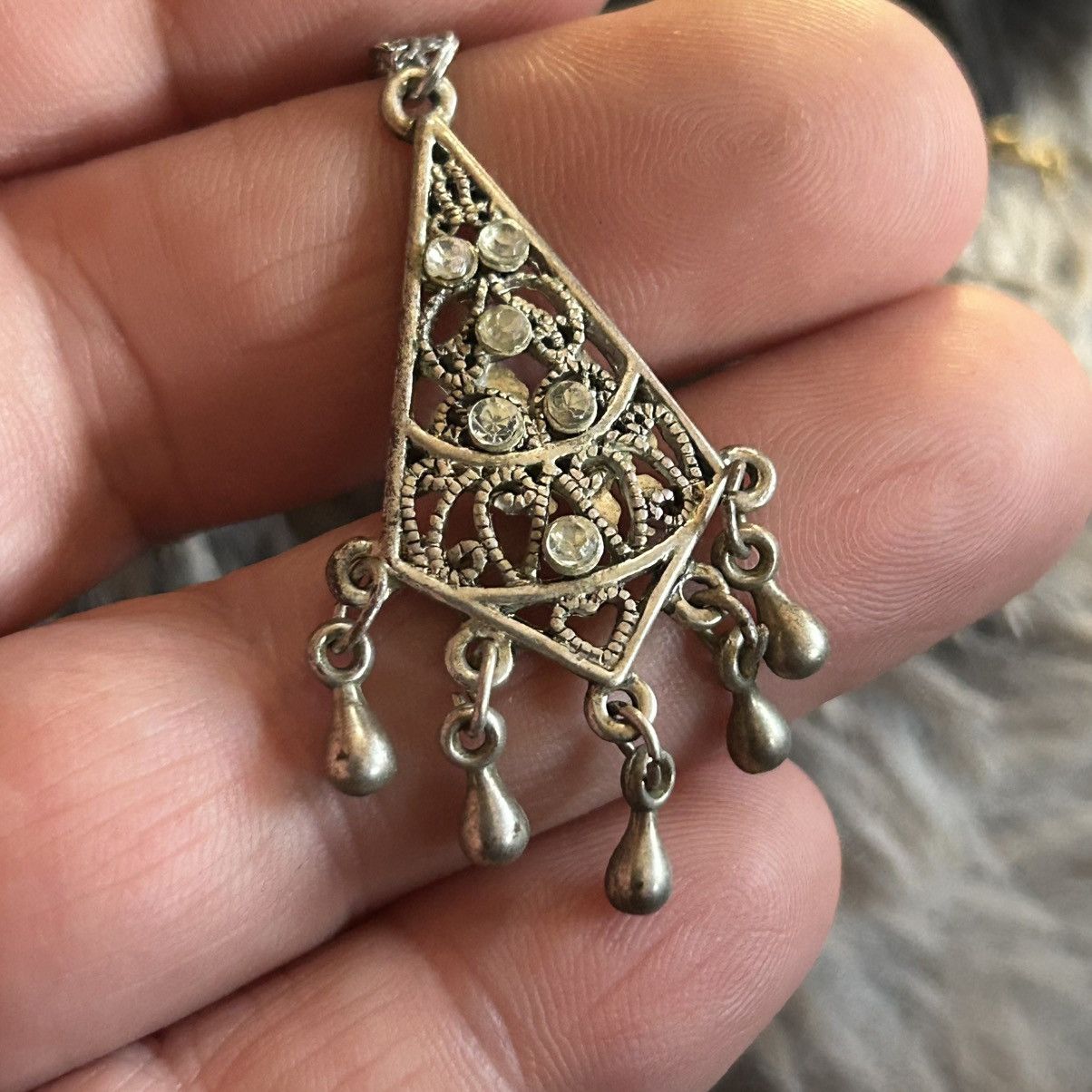 Vintage Vintage clear stone chandelier pendant on chain necklace Size ONE SIZE - 5 Thumbnail