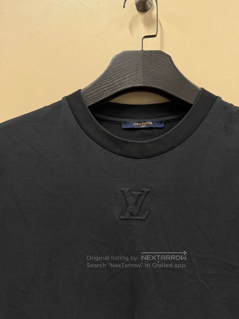 Louis Vuitton Louis Vuitton Chest embossed logo short sleeve Size US XL / EU 56 / 4 - 4 Thumbnail