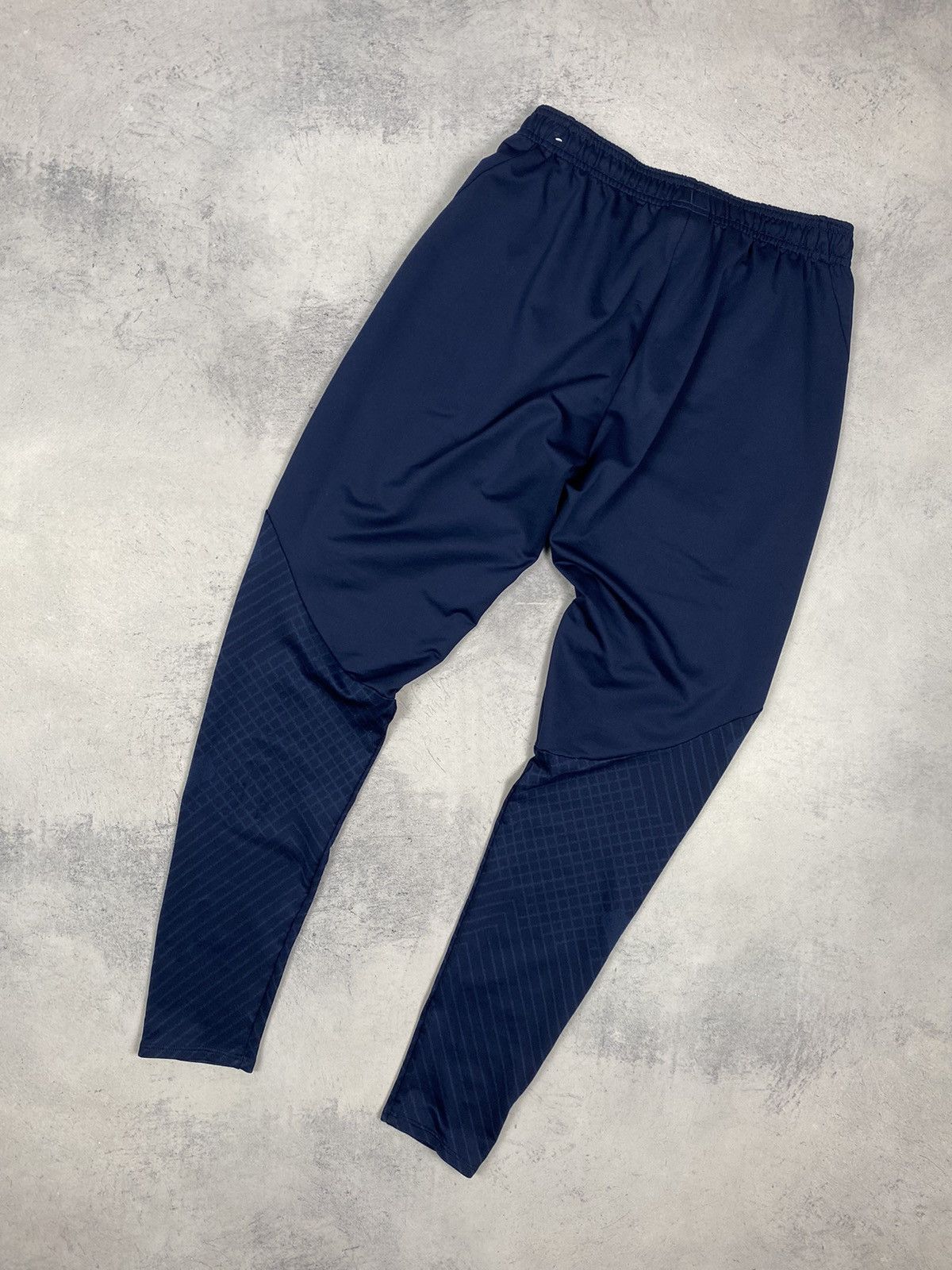 Chelsea Soccer Nike Chelsea Training Sweatpants Joggers Soccer Jersey Size US 30 / EU 46 - 11 Thumbnail