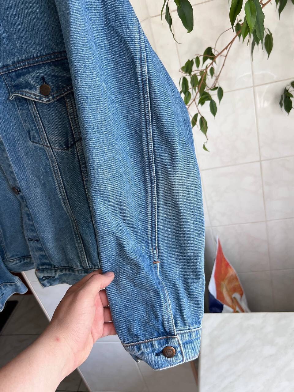 Vintage Vintage 1990s Hard Rock Cafe Beijing China Denim Jacket S Size US S / EU 44-46 / 1 - 8 Thumbnail