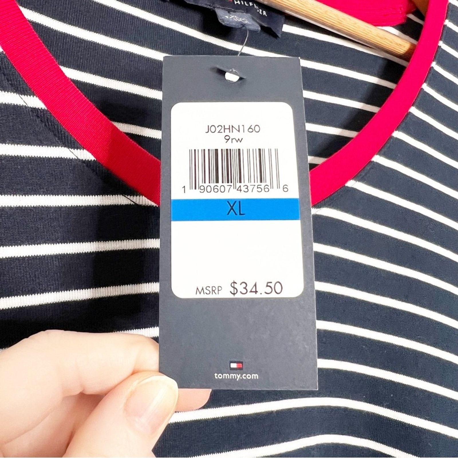 Tommy Hilfiger New with Tag Women's Tommy Hilfiger Navy Striped T-Shirt Size XL / US 12-14 / IT 48-50 - 15 Thumbnail