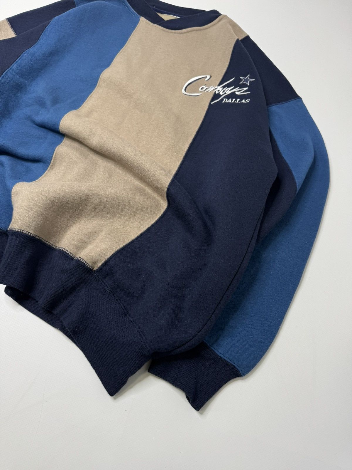 NFL Vintage NFL Dallas Cowboys boxy crewneck rare 90s swag y2k Size US L / EU 52-54 / 3 - 5 Thumbnail