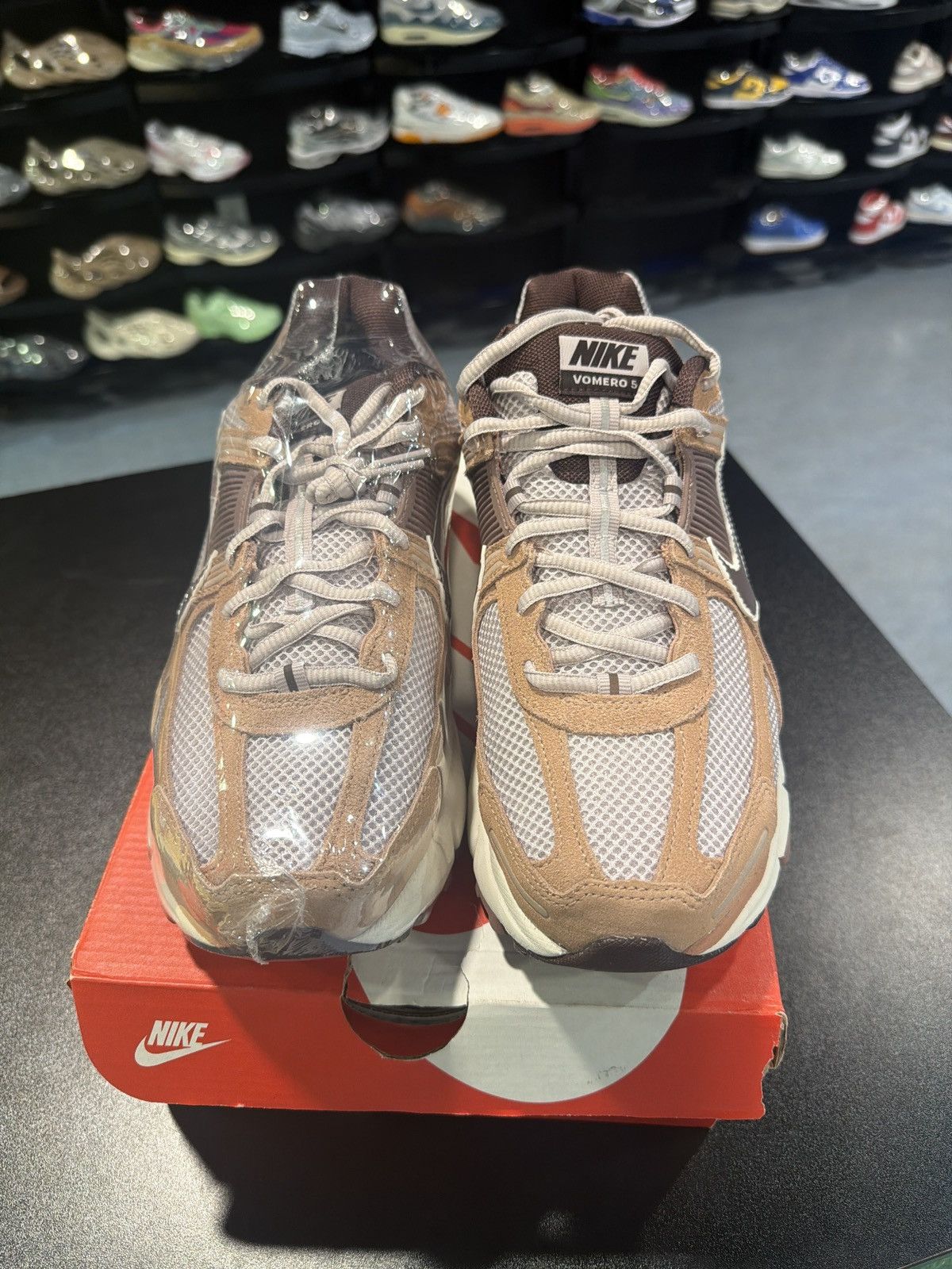 Nike Nike Zoom Vomero 5 Dusted Clay Size-10.5 Brand New QuickShip Size US 10.5 / EU 43-44 - 2 Thumbnail