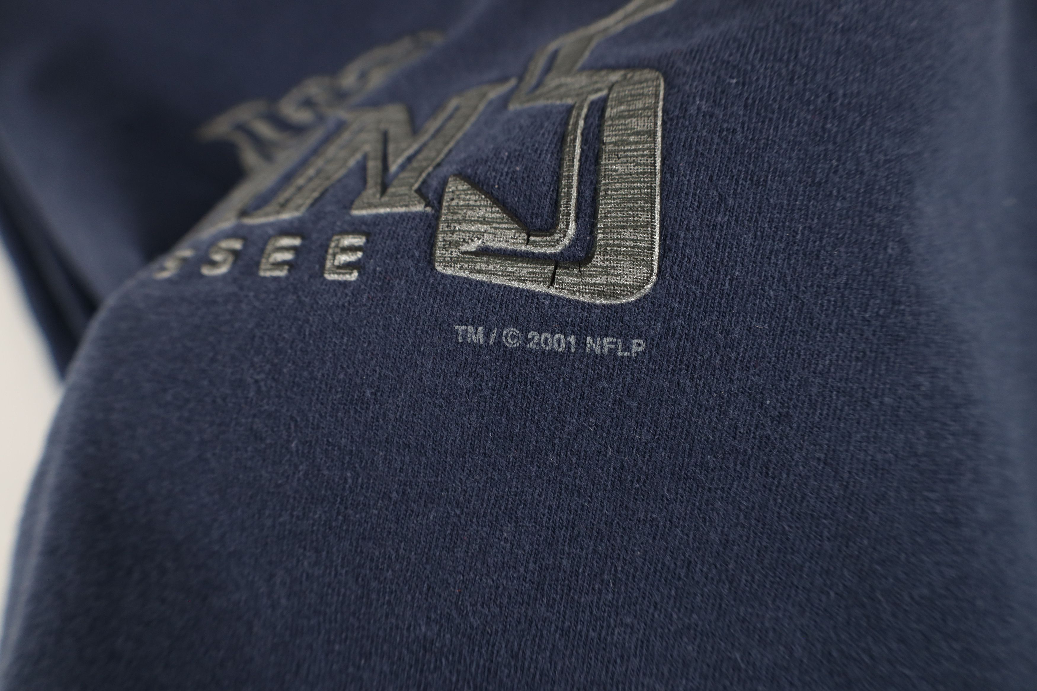 Vintage Vintage Y2K 2001 NFL Tennessee Titans Football T-Shirt Size US L / EU 52-54 / 3 - 6 Thumbnail