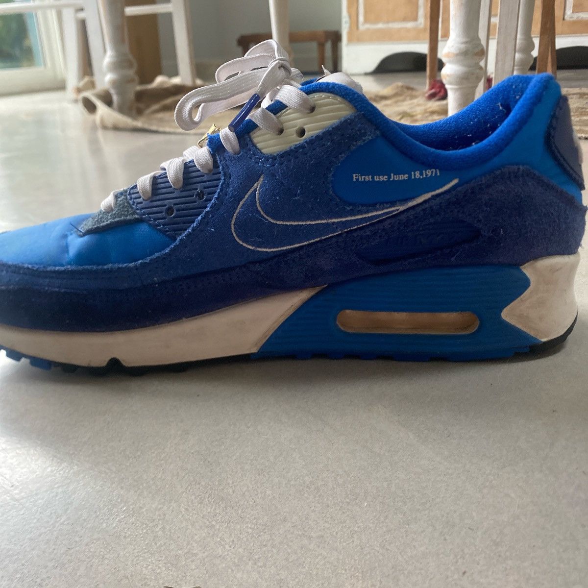 Nike Nike Air Max 90 SE FIRST USE SIGNAL BLUES! FOR SALE! Size US 10.5 / EU 43-44 - 3 Thumbnail