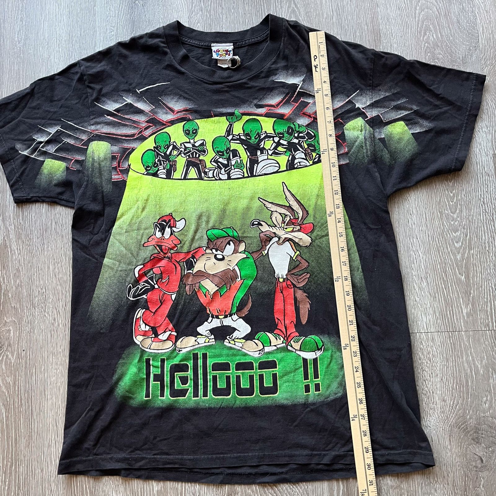 Vintage Vintage 90s Looney Tunes UFO Alien All Over Print T Shirt Size US L / EU 52-54 / 3 - 9 Thumbnail