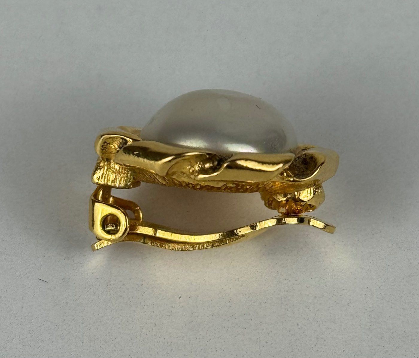 Chanel Chanel Faux Pearl Clip-ons Size ONE SIZE - 6 Thumbnail