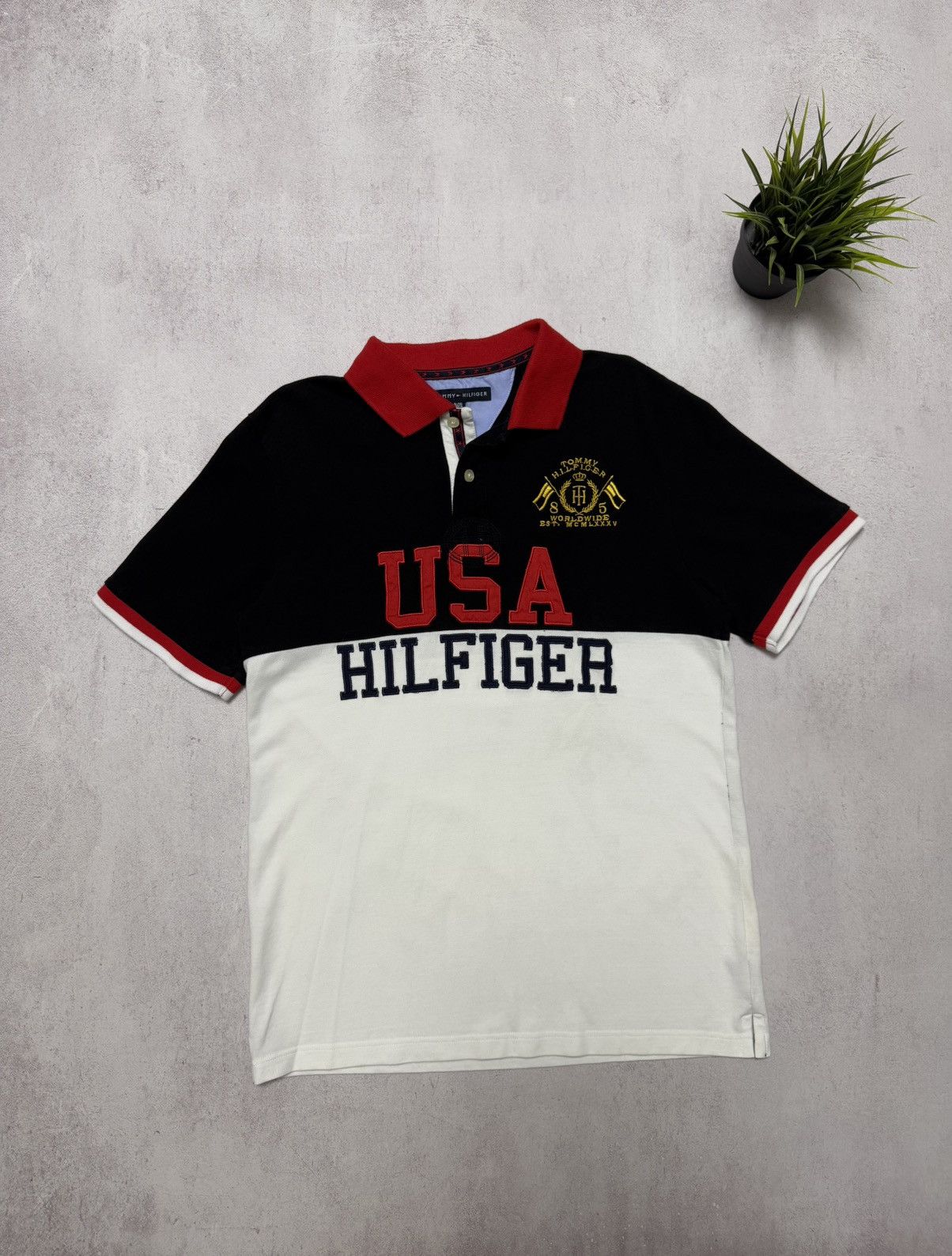 Tommy Hilfiger × Vintage Vintage Tommy Hilfiger Polo USA Flag T Shirt Big Logo 90s Size US XL / EU 56 / 4 - 1 Thumbnail