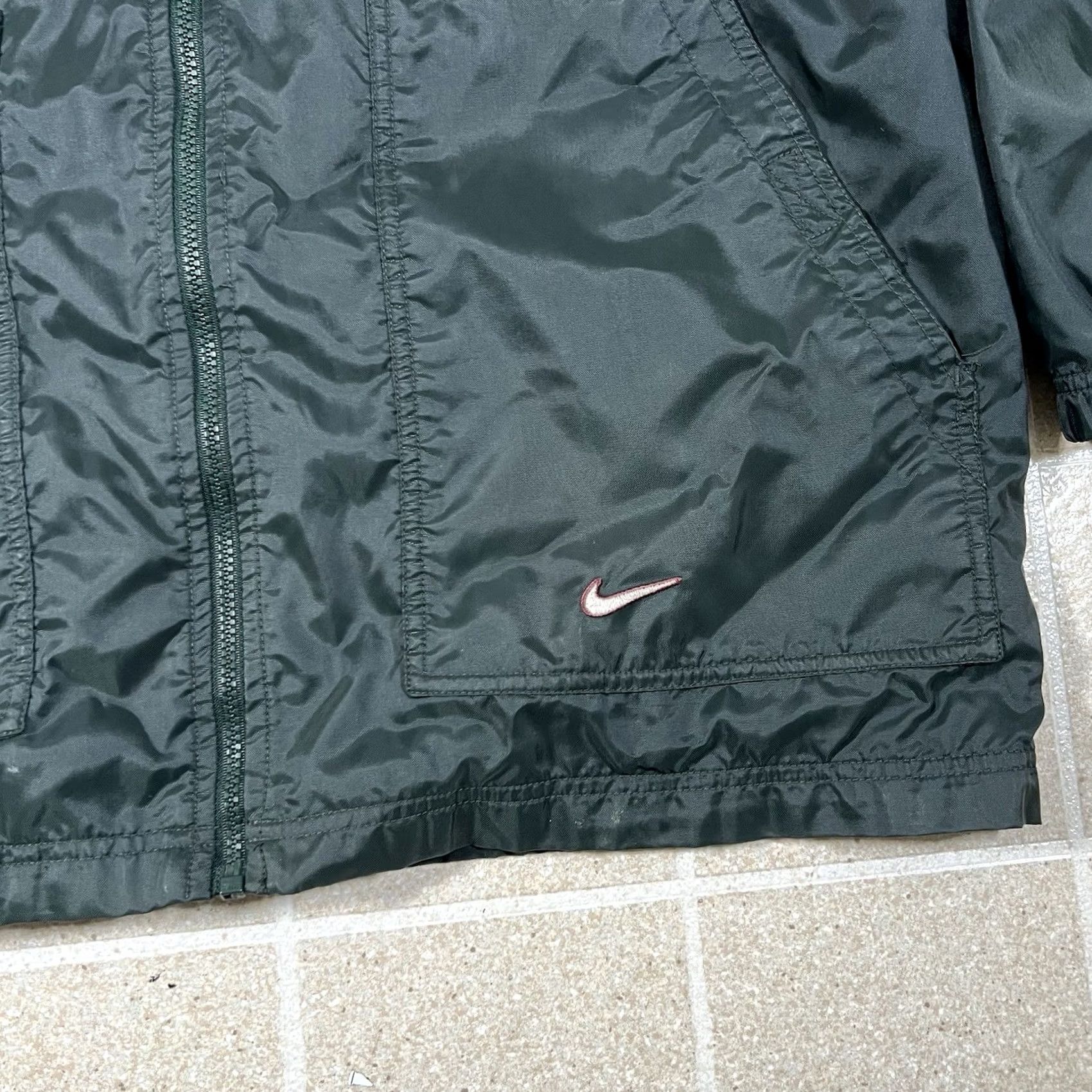 Nike VINTAGE Nike Windbreaker Jacket Nylon Hooded Parka 90s Green XL Mens Size US XL / EU 56 / 4 - 2 Thumbnail