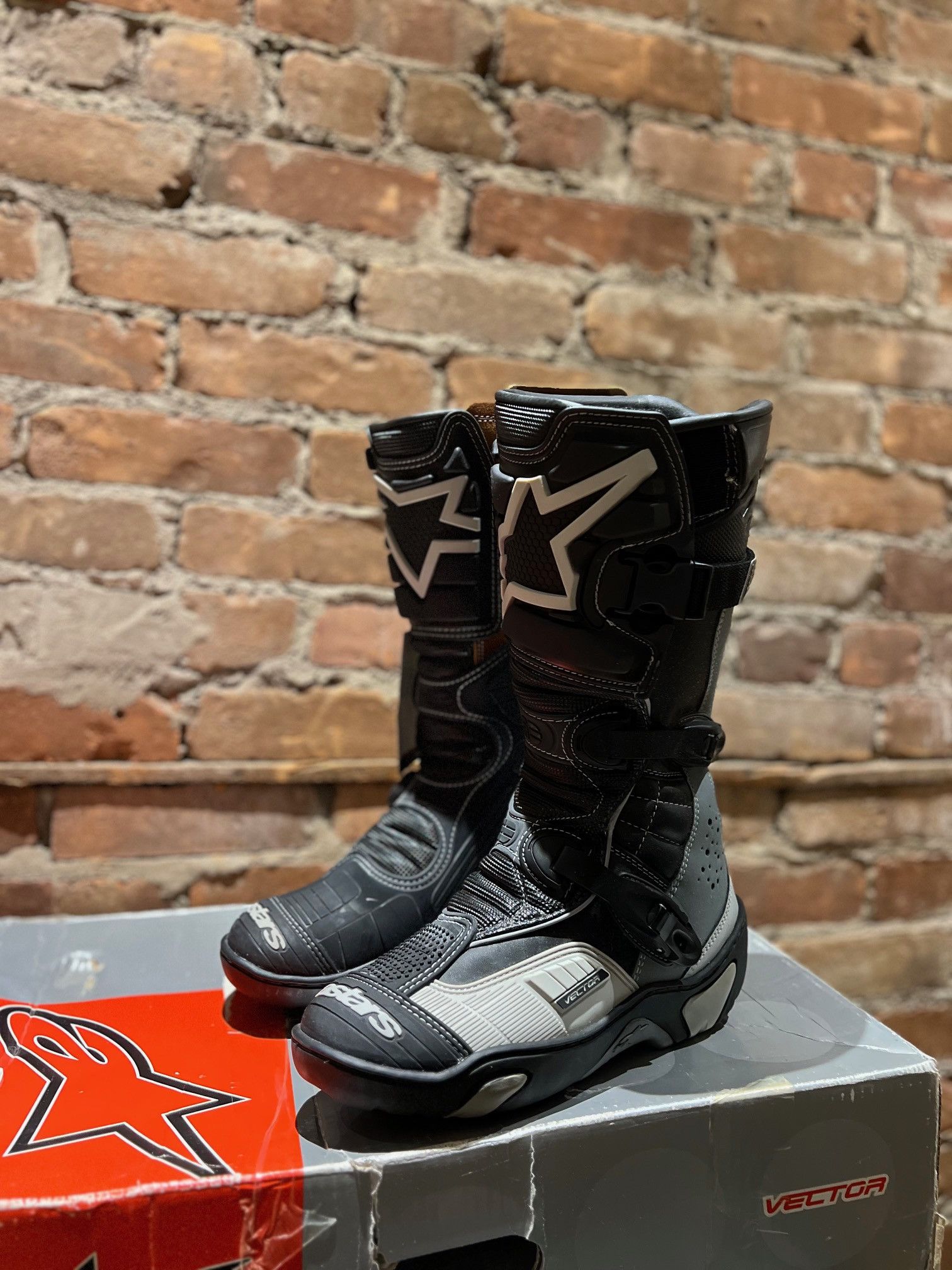Alpinestars Alpinestars Vector Motorcycle Boots – Black/Grey Size US 8 / EU 41 - 3 Thumbnail
