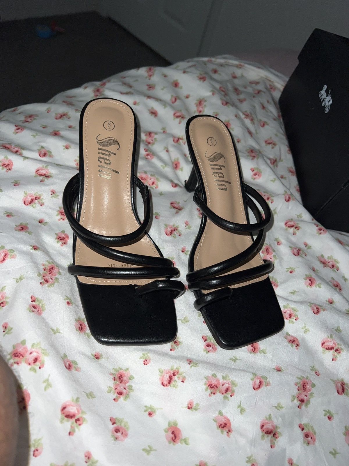 Vintage Heels Size US 6 / IT 36 - 1 Thumbnail