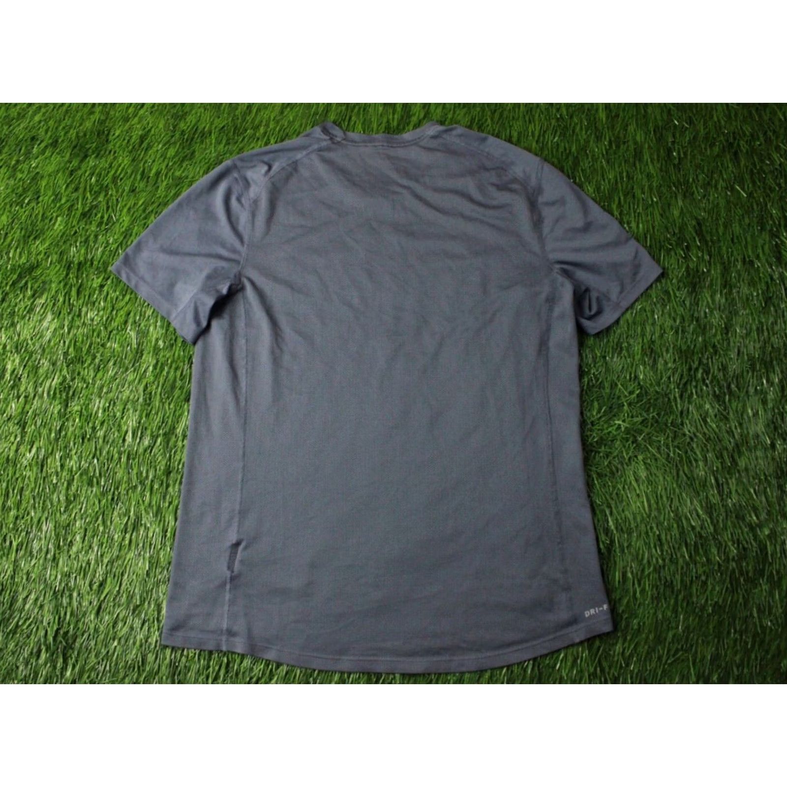 Nike Nike Running Dri-Fit Miler Shirt Mens Adult Large Gray Short Sleeve T-Shirt 2017 Training Jersey Nike Running Dri-Fit Miler Mens L Gray Shirt Size US L / EU 52-54 / 3 - 7 Thumbnail
