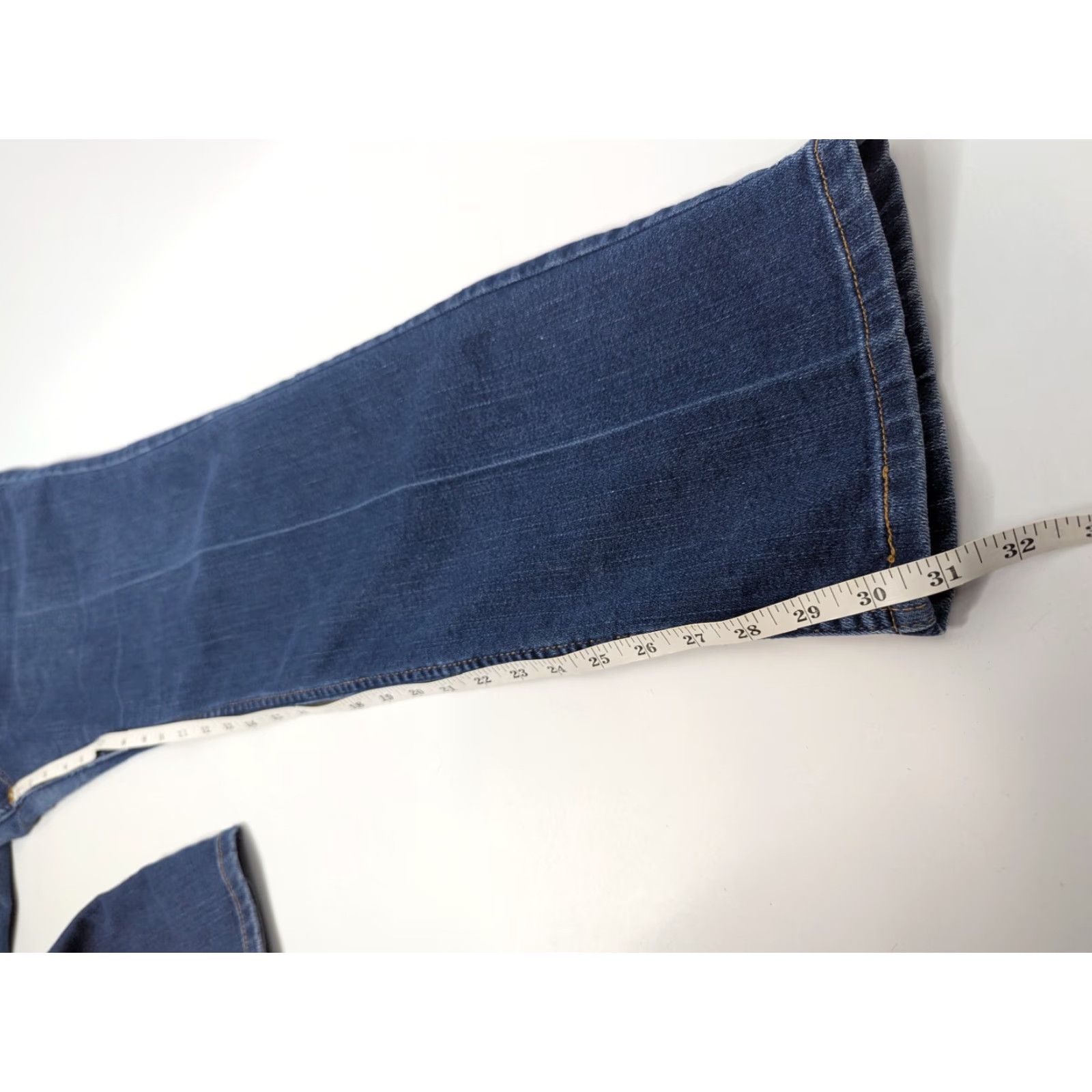 Levi's VINTAGE Levi's 505 Jeans Woman 12 Blue Distressed Straight Low Rise 90s Retro USA Levi's 505 Womens Jeans Size 34" / US 12 / IT 48 - 7 Thumbnail