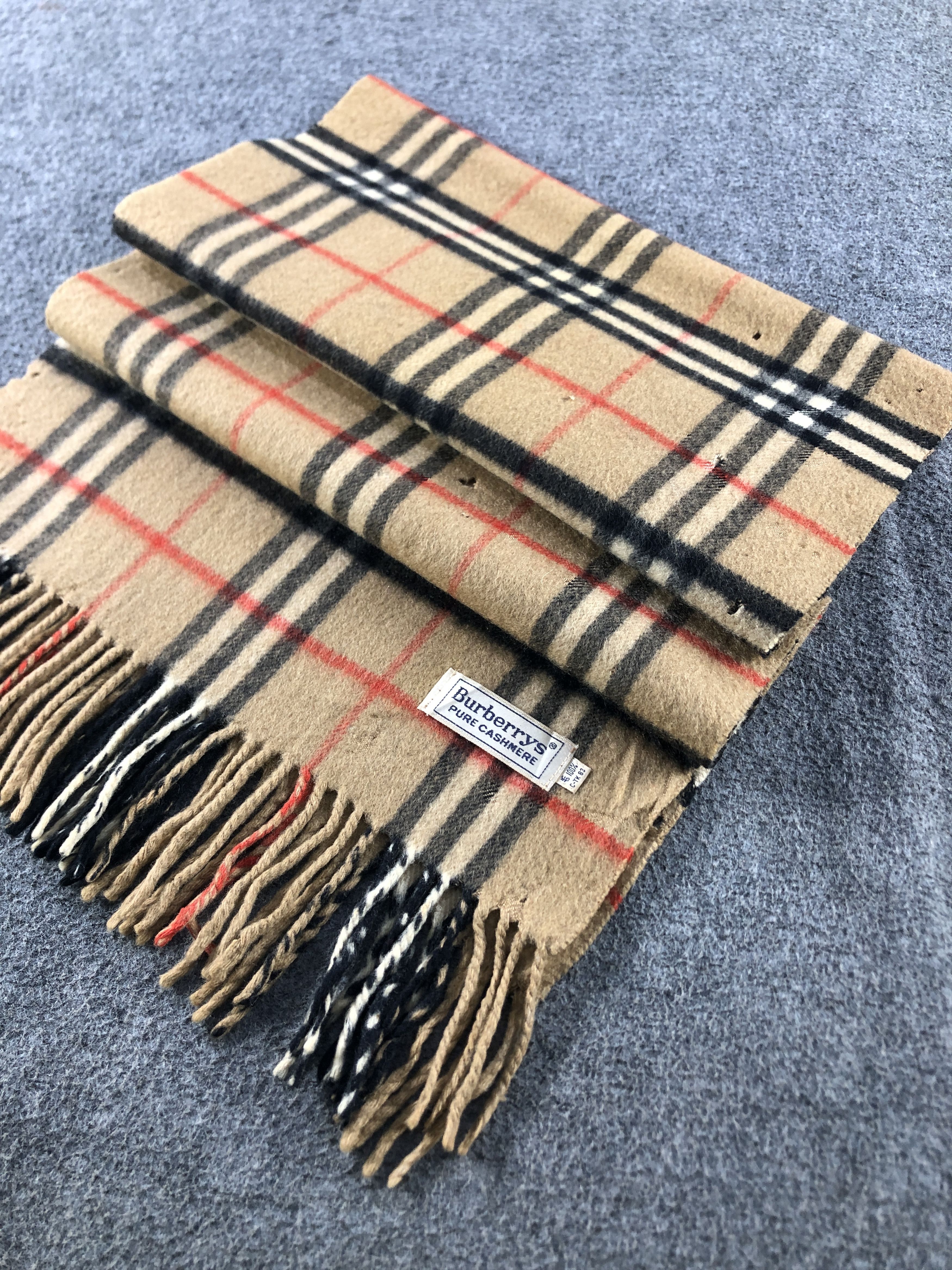 Burberry Burberrys Pure Cashmere Scarf / Muffler / Neckwear P776 Size ONE SIZE - 4 Thumbnail