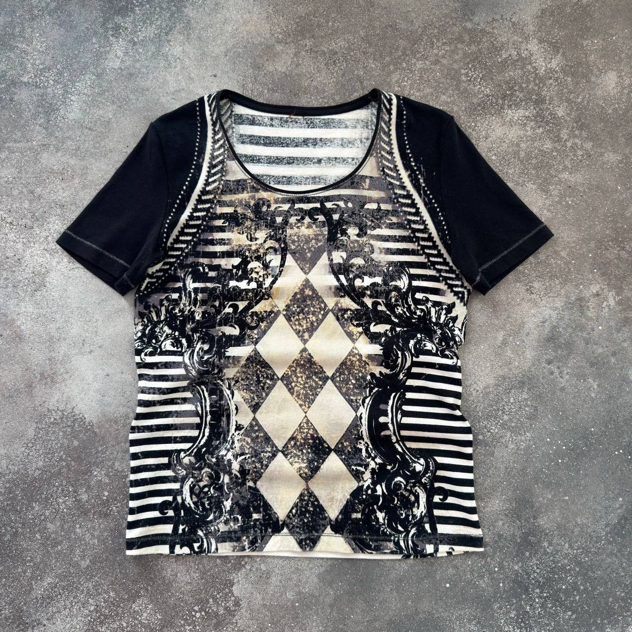 If Six Was Nine × Japanese Brand × Vintage Amazing Tribal Y2K Vintage Unisex T-Shirt Size M / US 6-8 / IT 42-44 - 1 Thumbnail