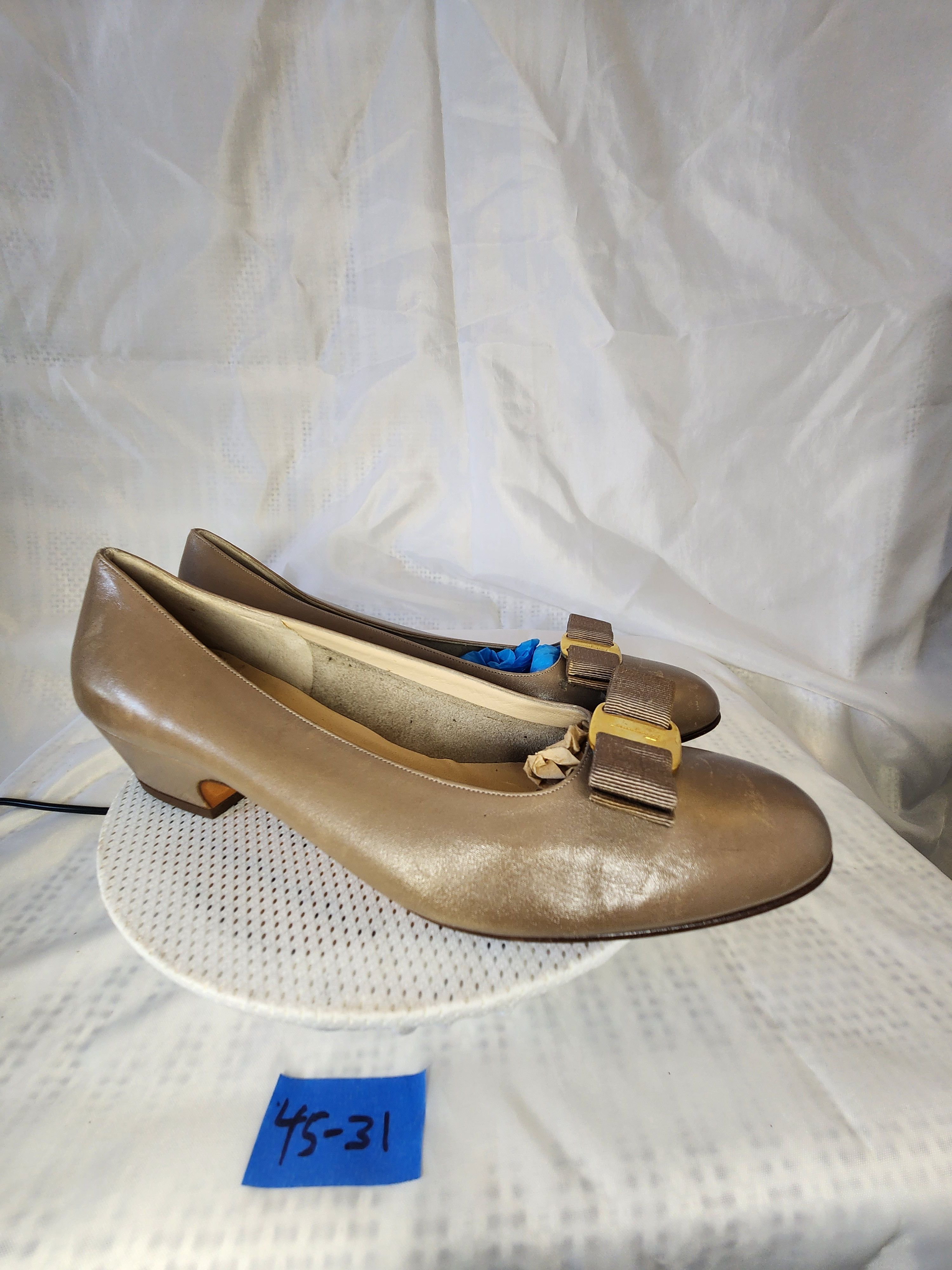 Salvatore Ferragamo VARA Size US 10 / IT 40 - 2 Thumbnail