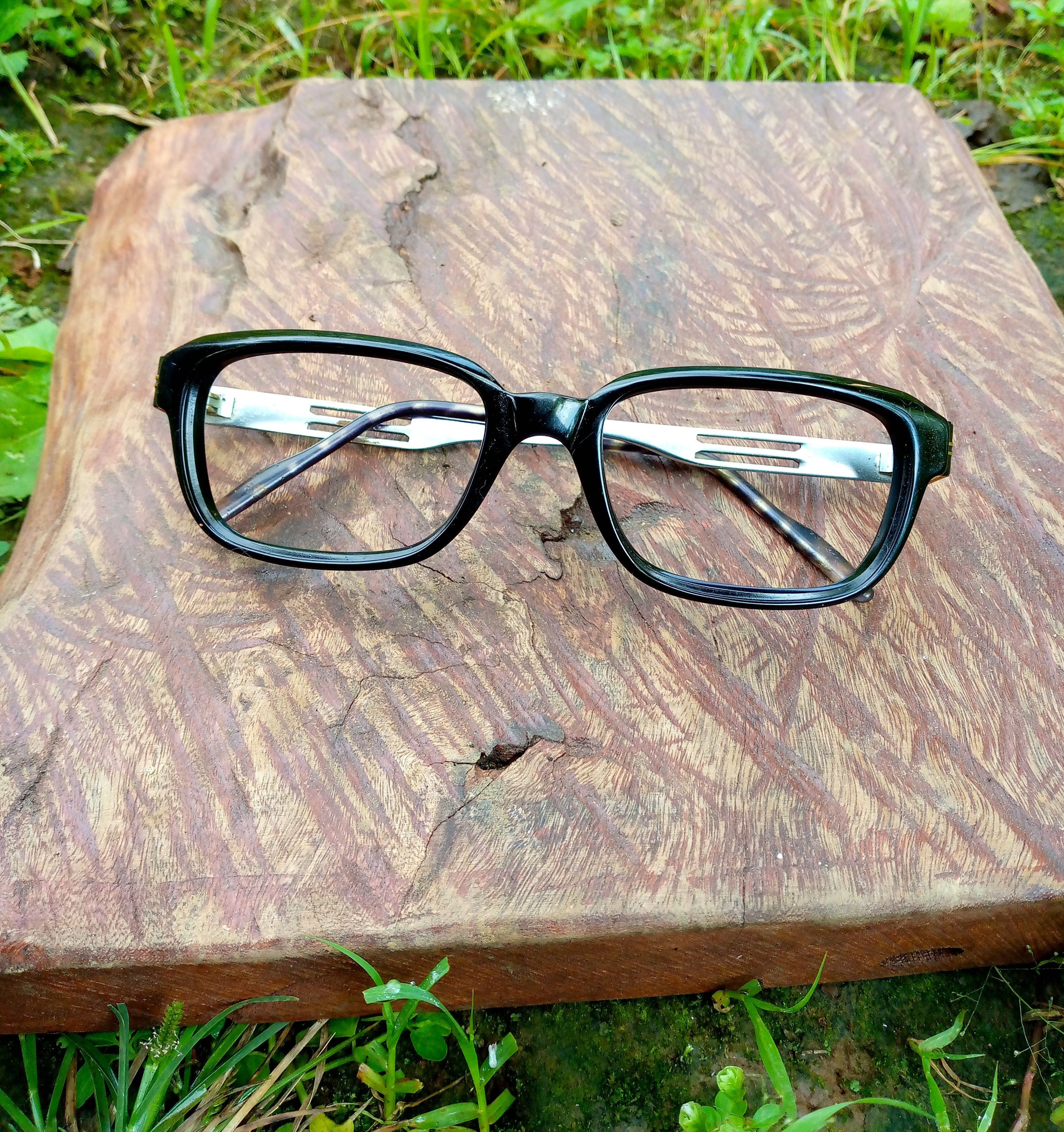 Vtg Swing Frame Sunglasses