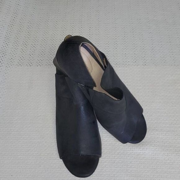 Designer Adam Tucker McKenna Black Leather Sz. 10 3" Heeled Open Peep Size US 10 / IT 40 - 2 Thumbnail