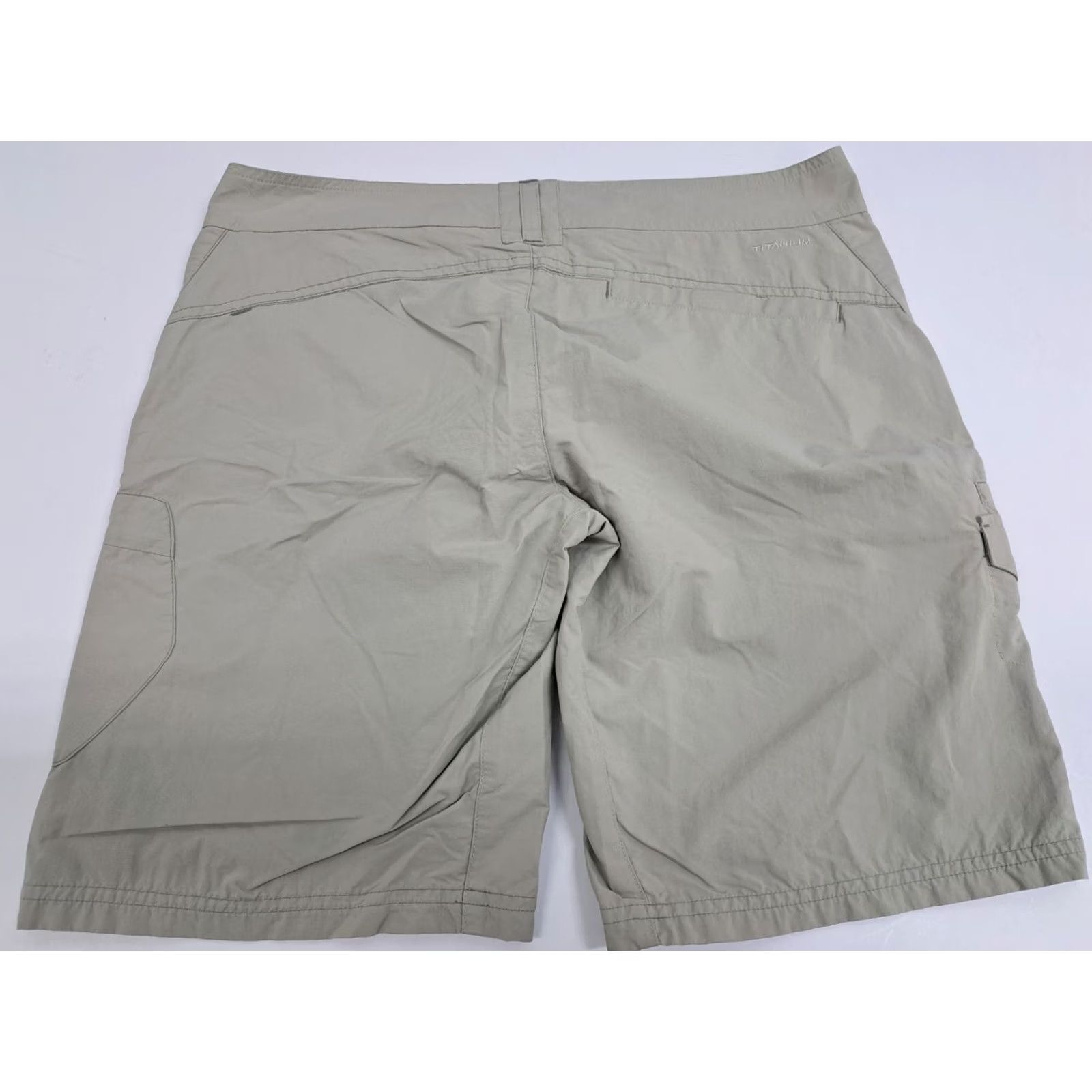 Vintage COLUMBIA Titanium Women's Cargo Shorts Khaki Size 8 Nylon Zipper Pockets Outdoor Activewear VINTAGE: No Size 30" / US 8 / IT 44 - 4 Thumbnail