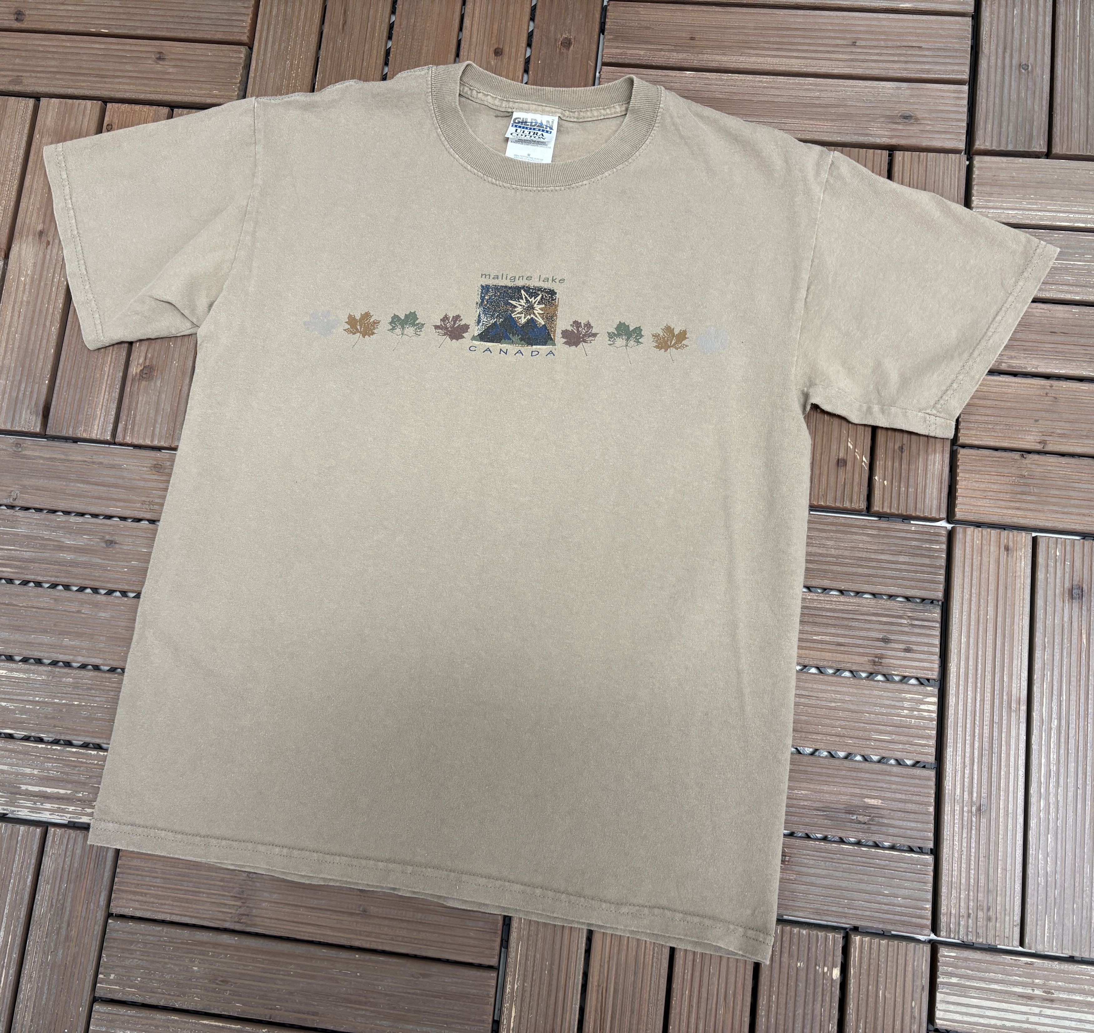 Vintage Maligne Lake, Canada Vintage Brown T-Shirt Tee Size US M / EU 48-50 / 2 - 2 Thumbnail