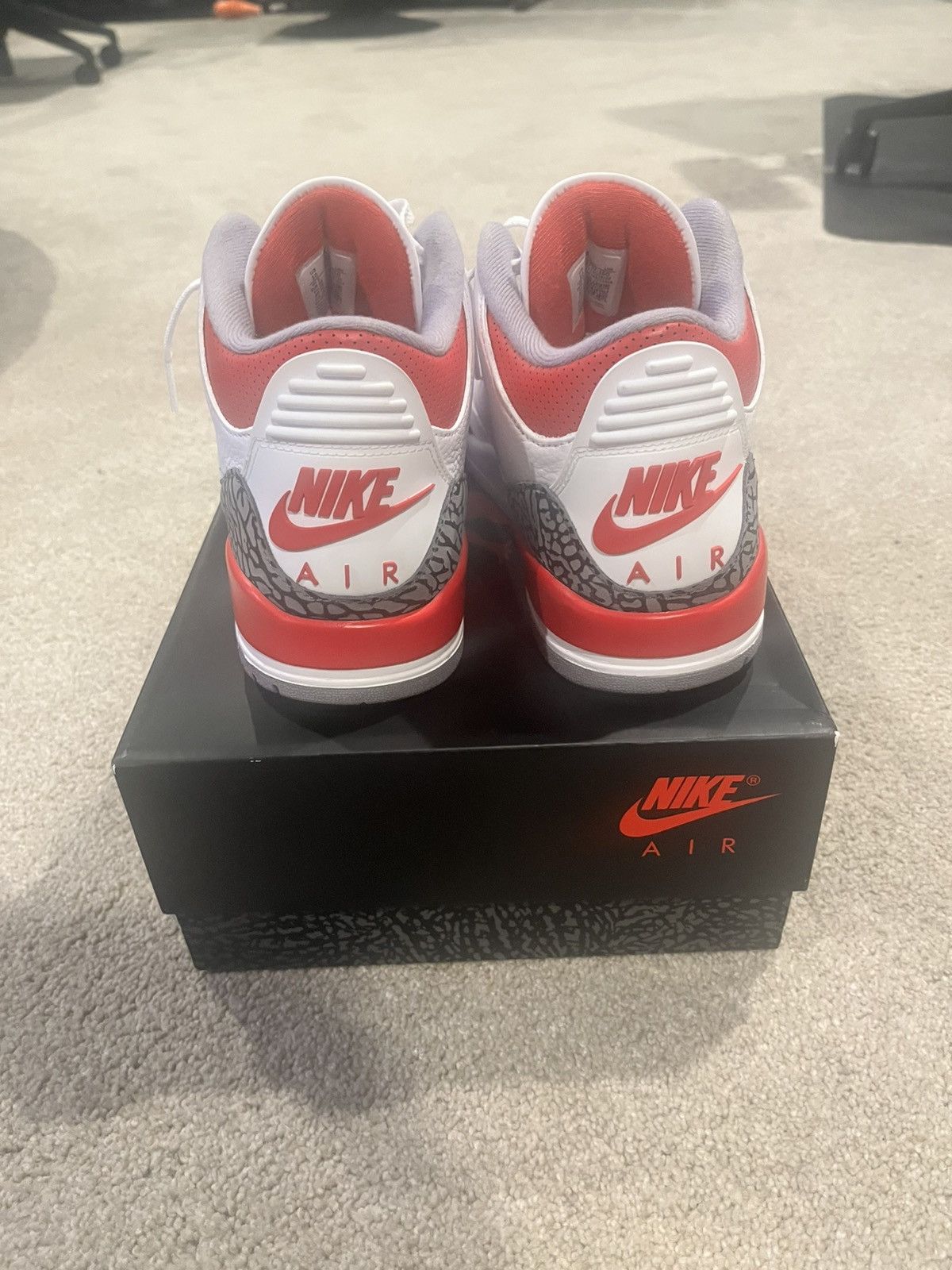 Jordan Brand Fire Red 3s Size US 10 / EU 43 - 3 Thumbnail