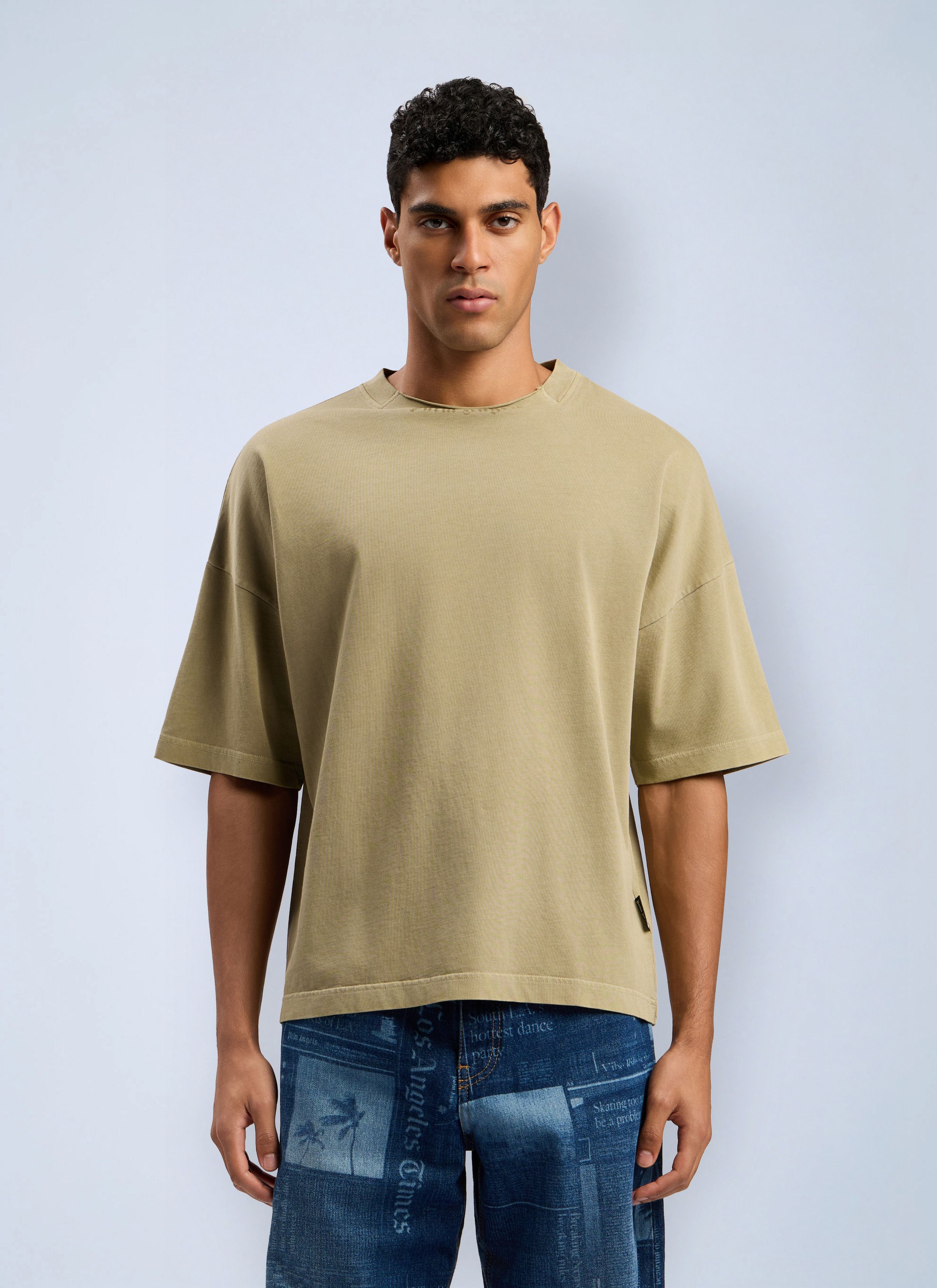 Palm Angels Curved Logo Loose Collar T-Shirt Size US M / EU 48-50 / 2 - 1 Thumbnail