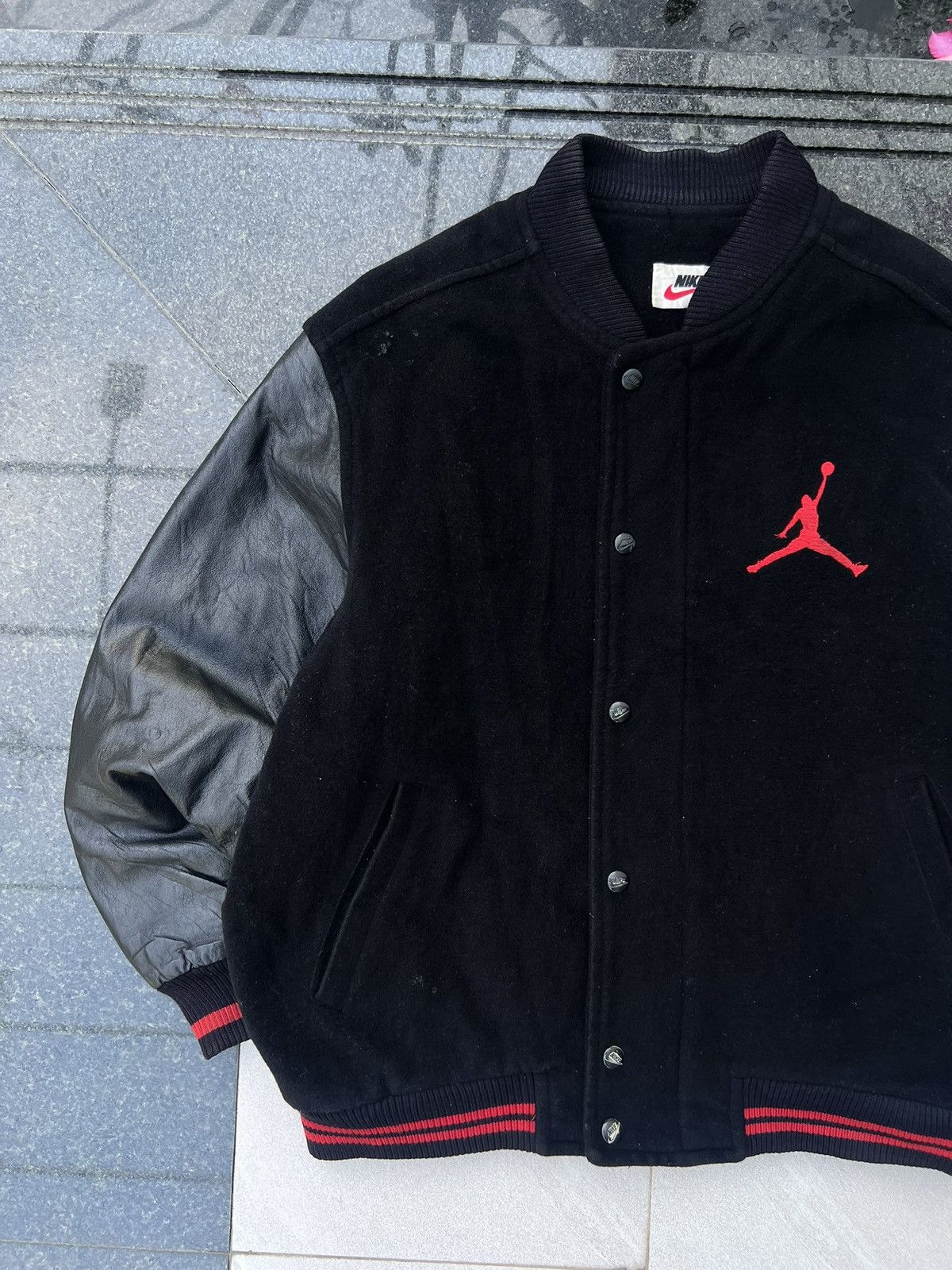Jordan Brand × Nike × Vintage 90s Nike Jordan Vintage Y2K Embroidered Logo Leather Jacket Size US L / EU 52-54 / 3 - 3 Thumbnail