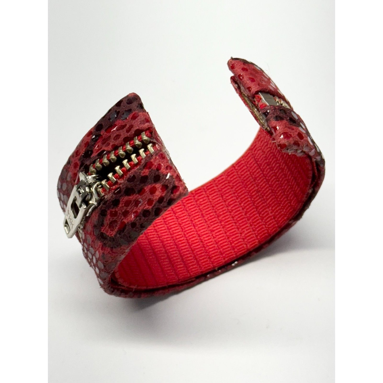 Vintage Vintage red snakeskin leather zipper cuff bracelet Size ONE SIZE - 7 Thumbnail